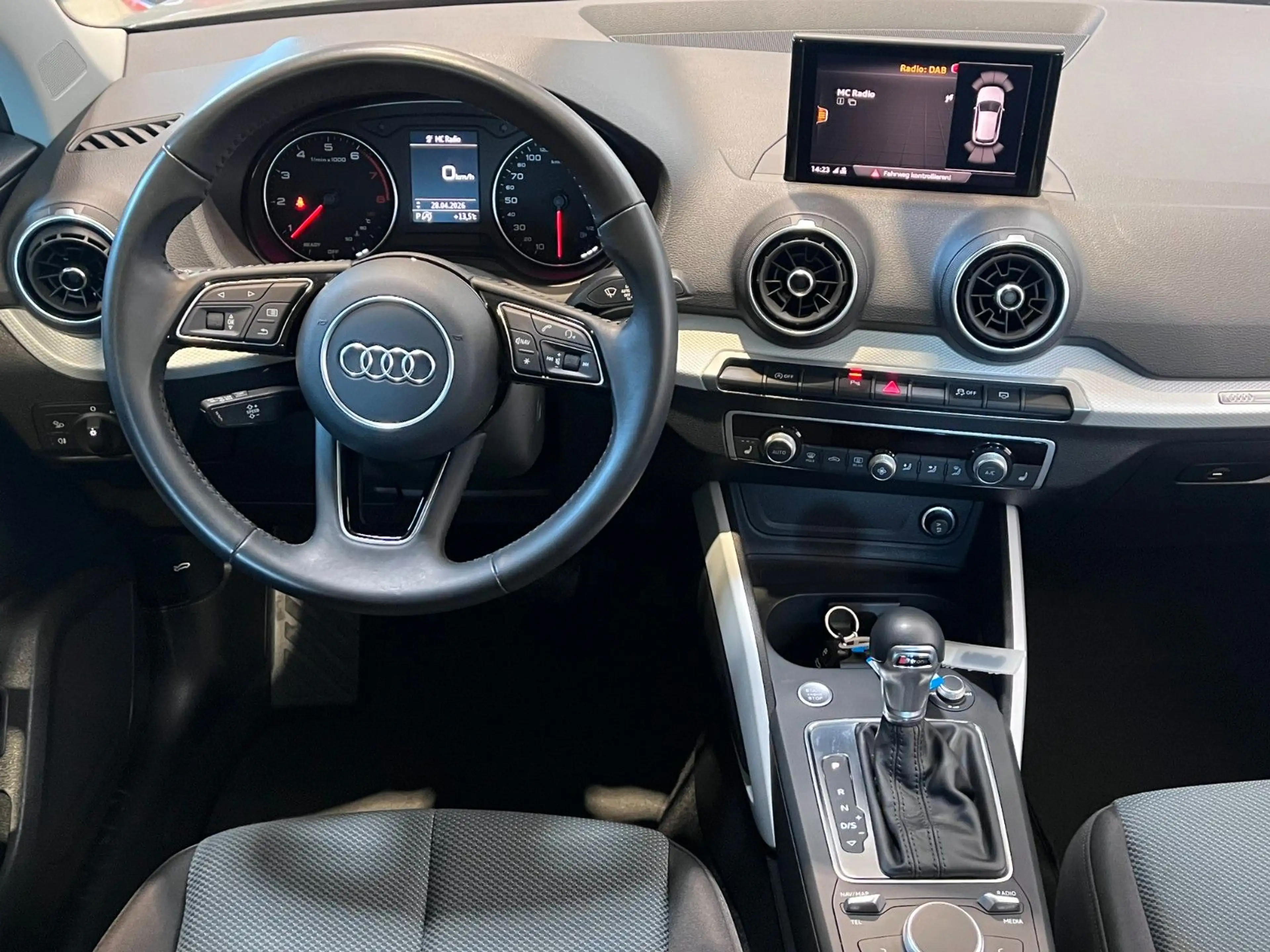 Audi Q2 35 TFSI design 1.5 — photo 11