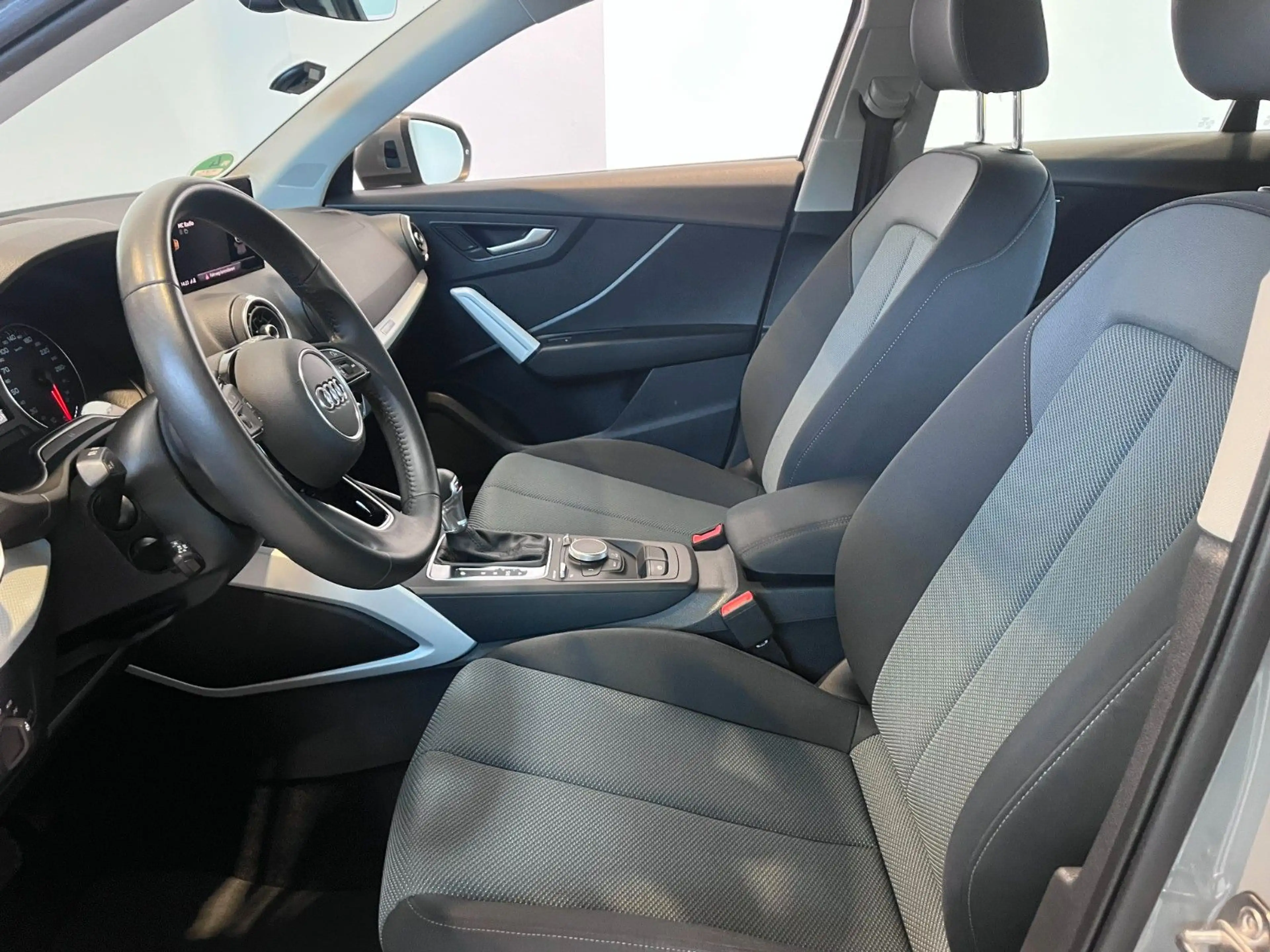 Audi Q2 35 TFSI design 1.5 — photo 10