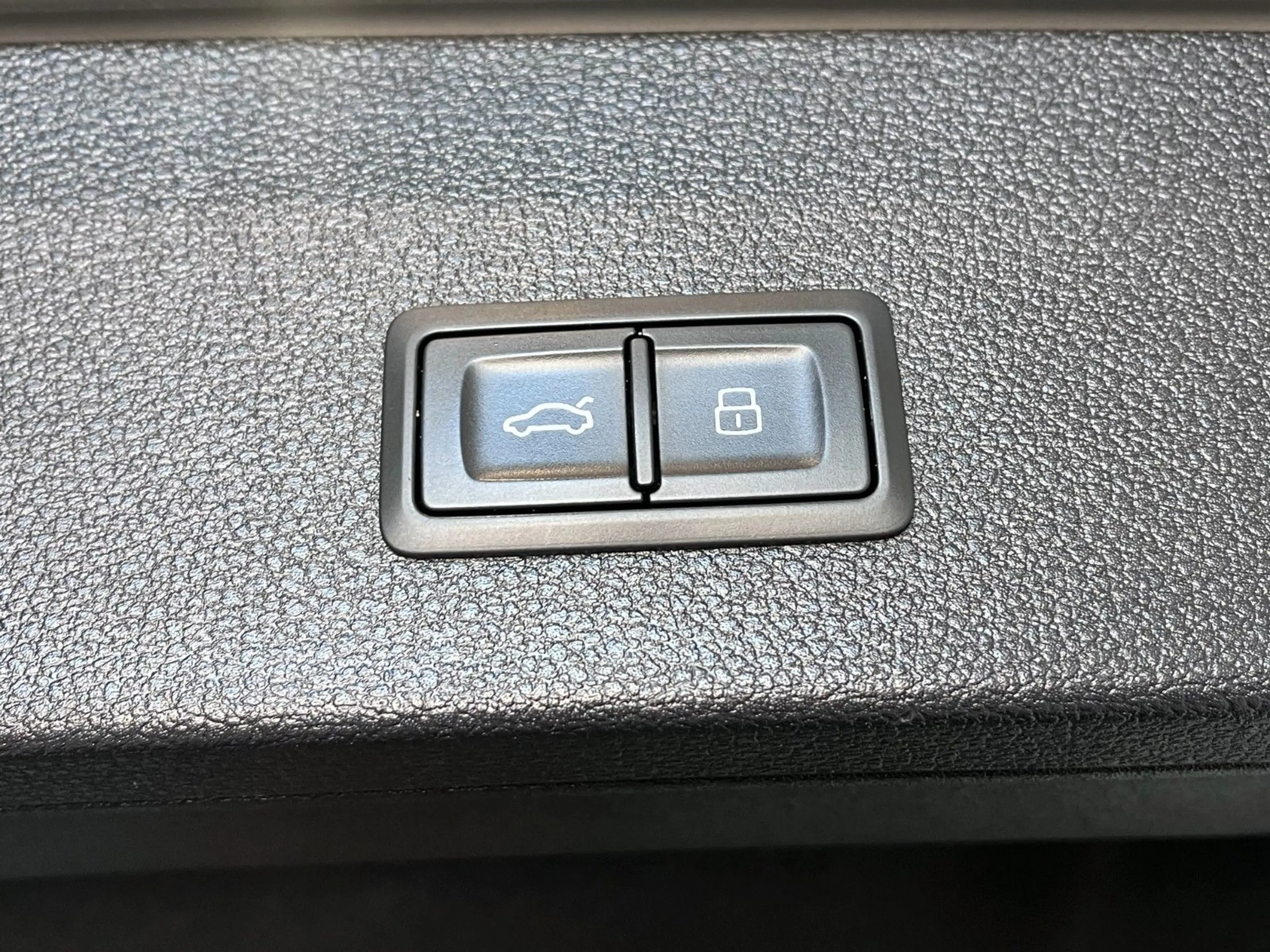 Audi Q2 35 TFSI design 1.5 — photo 8