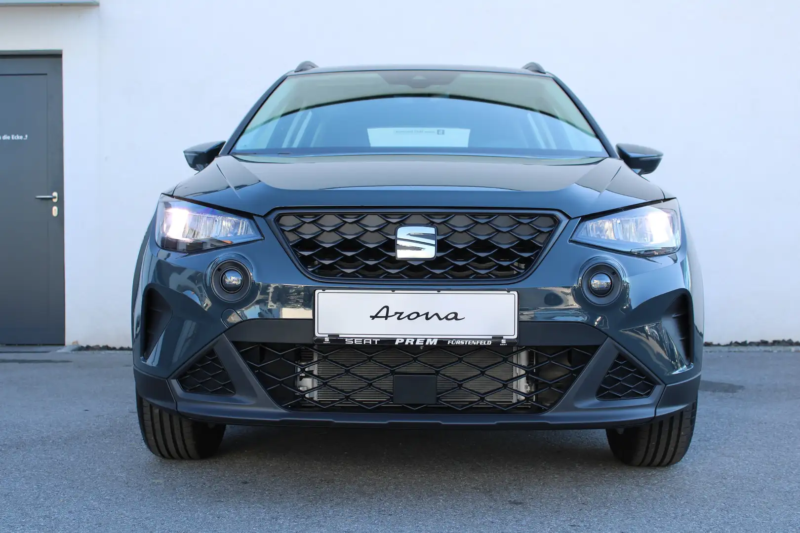 SEAT Arona Reference Edition 1.0 TSI 95 PS mit vielen Extras! Bleu - 1