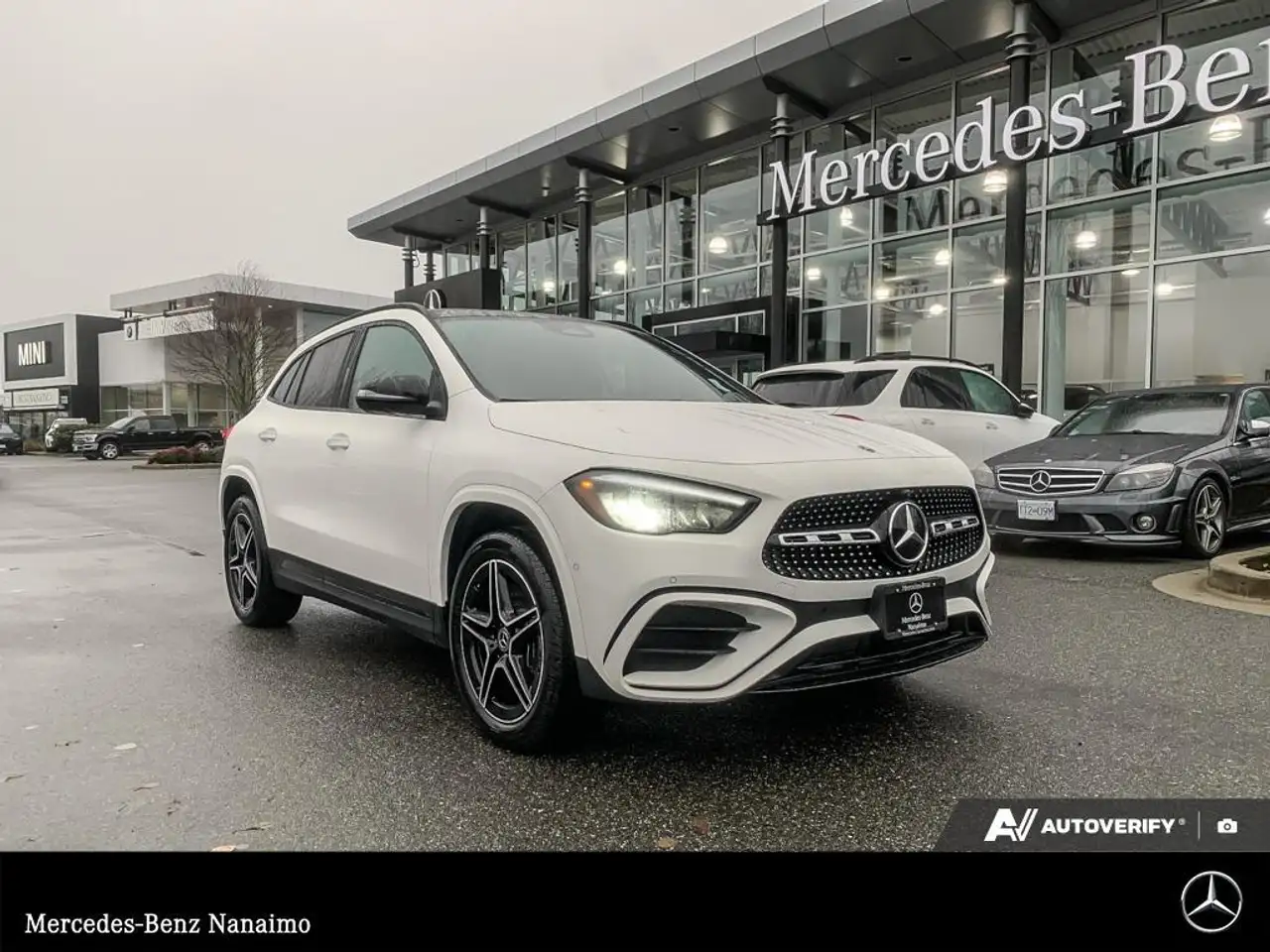 Mercedes-Benz GLA снимка Mercedes-Benz GLA