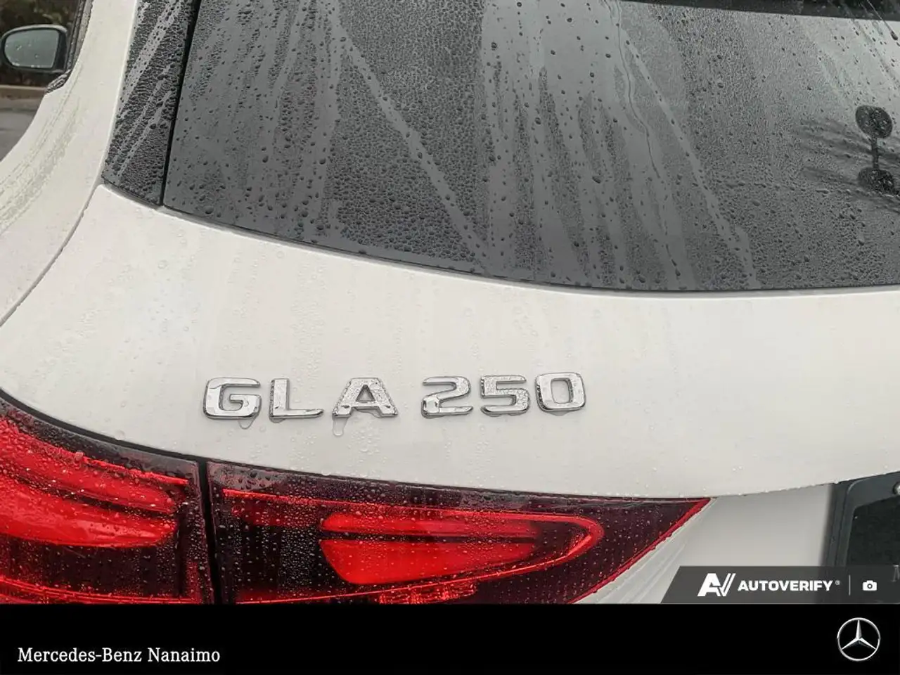 Mercedes-Benz GLA снимка Mercedes-Benz GLA