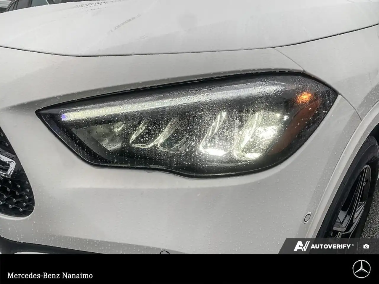 Mercedes-Benz GLA снимка Mercedes-Benz GLA