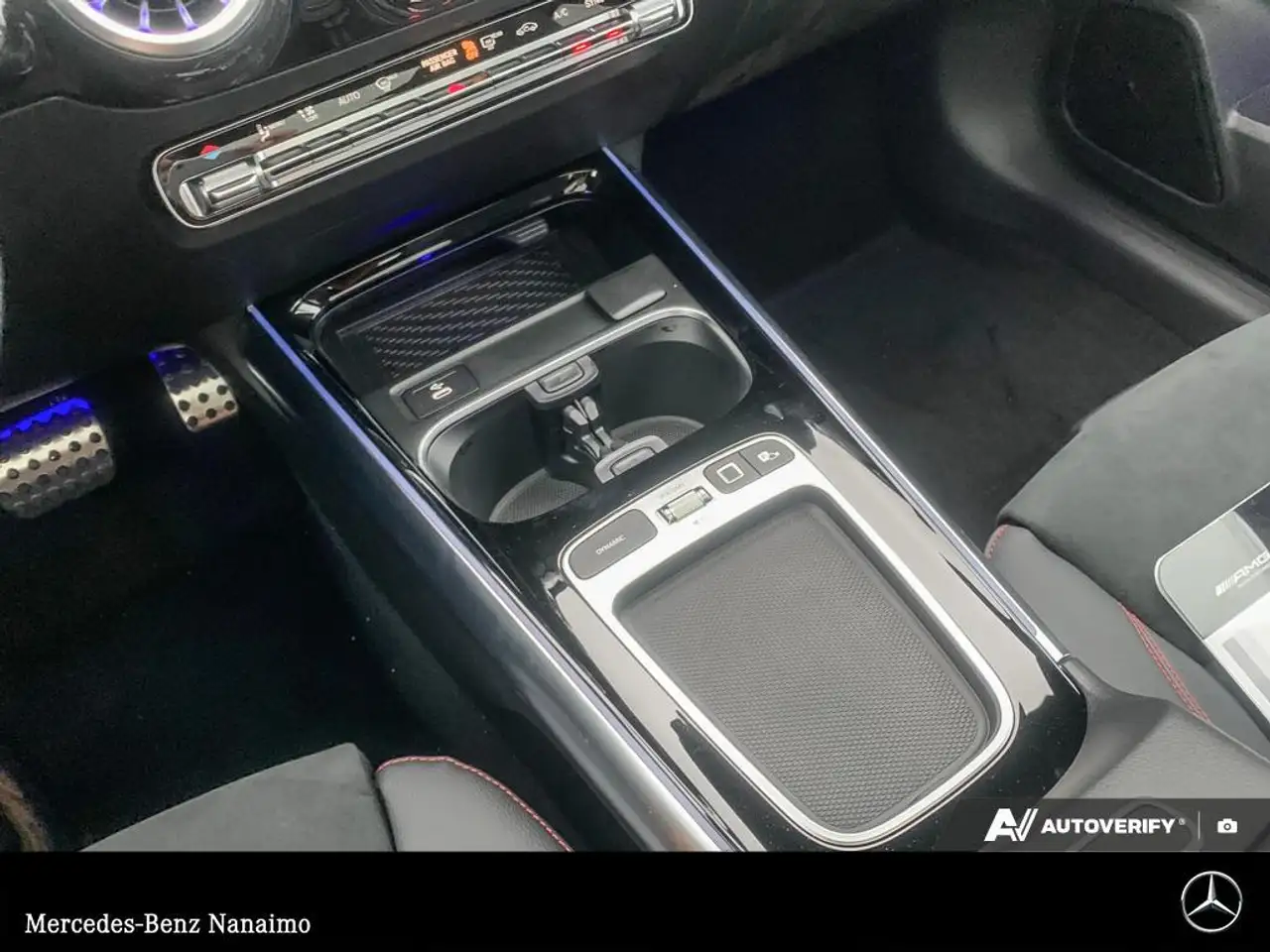 Mercedes-Benz GLA снимка Mercedes-Benz GLA