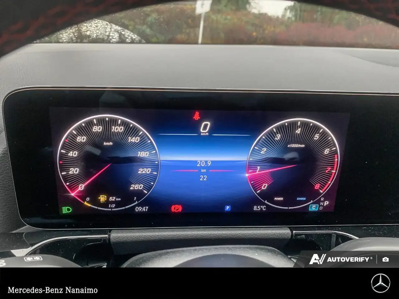 Mercedes-Benz GLA снимка Mercedes-Benz GLA