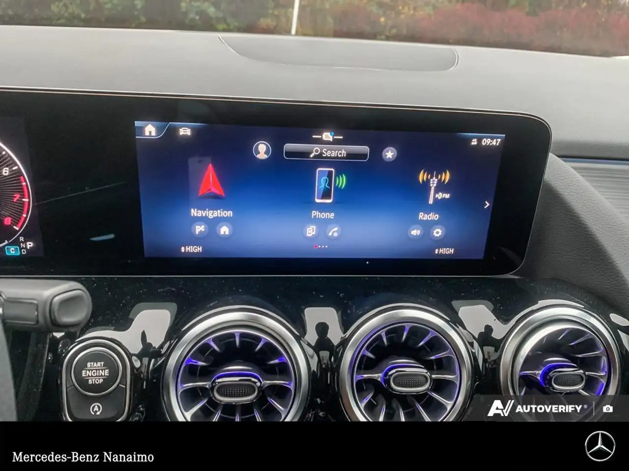 Mercedes-Benz GLA снимка Mercedes-Benz GLA