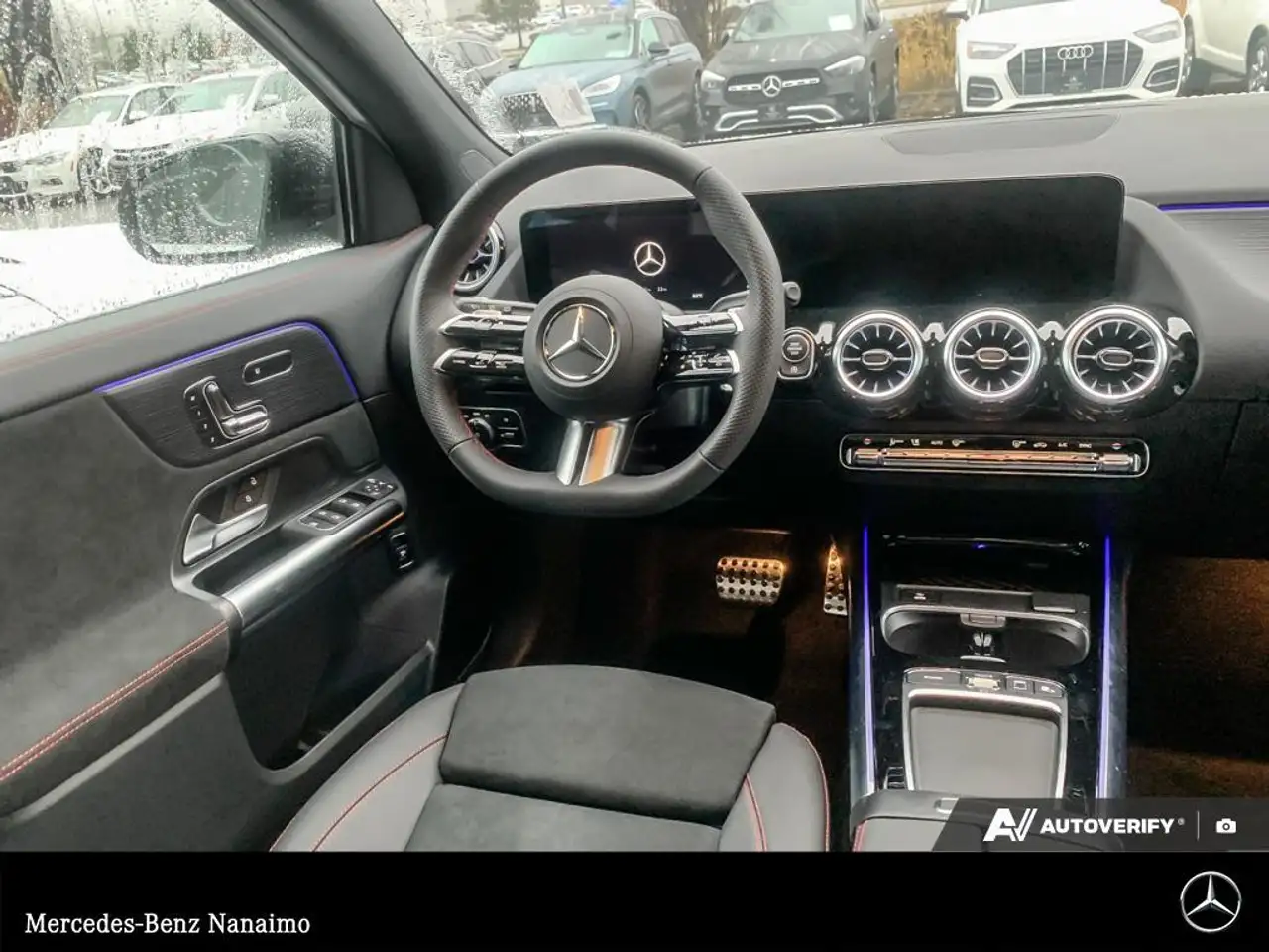 Mercedes-Benz GLA снимка Mercedes-Benz GLA