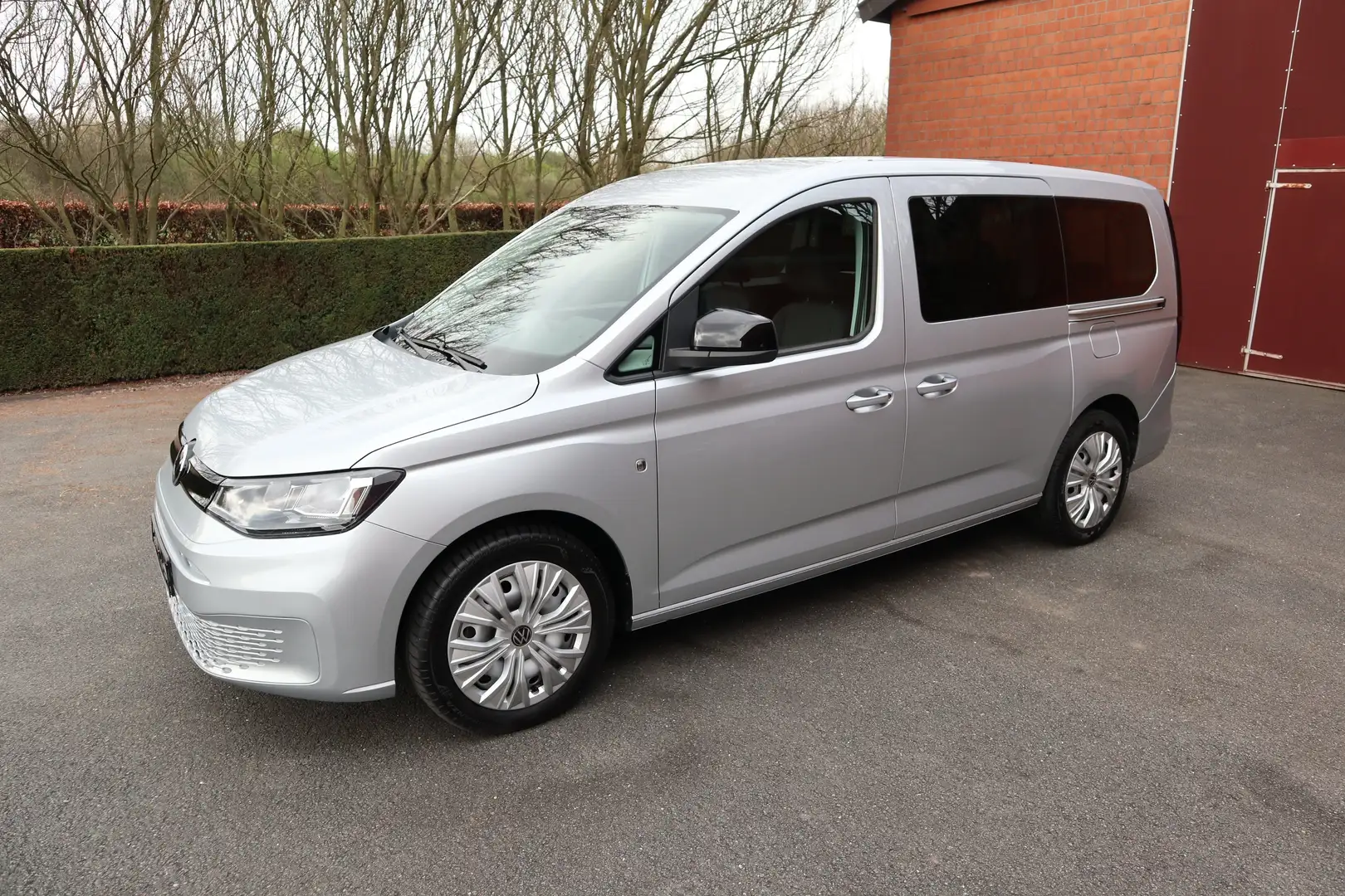 Volkswagen Caddy 5 Maxi 2,0 TDI*rollstuhlgerecht*Flexrampe*Garantie Silber - 2