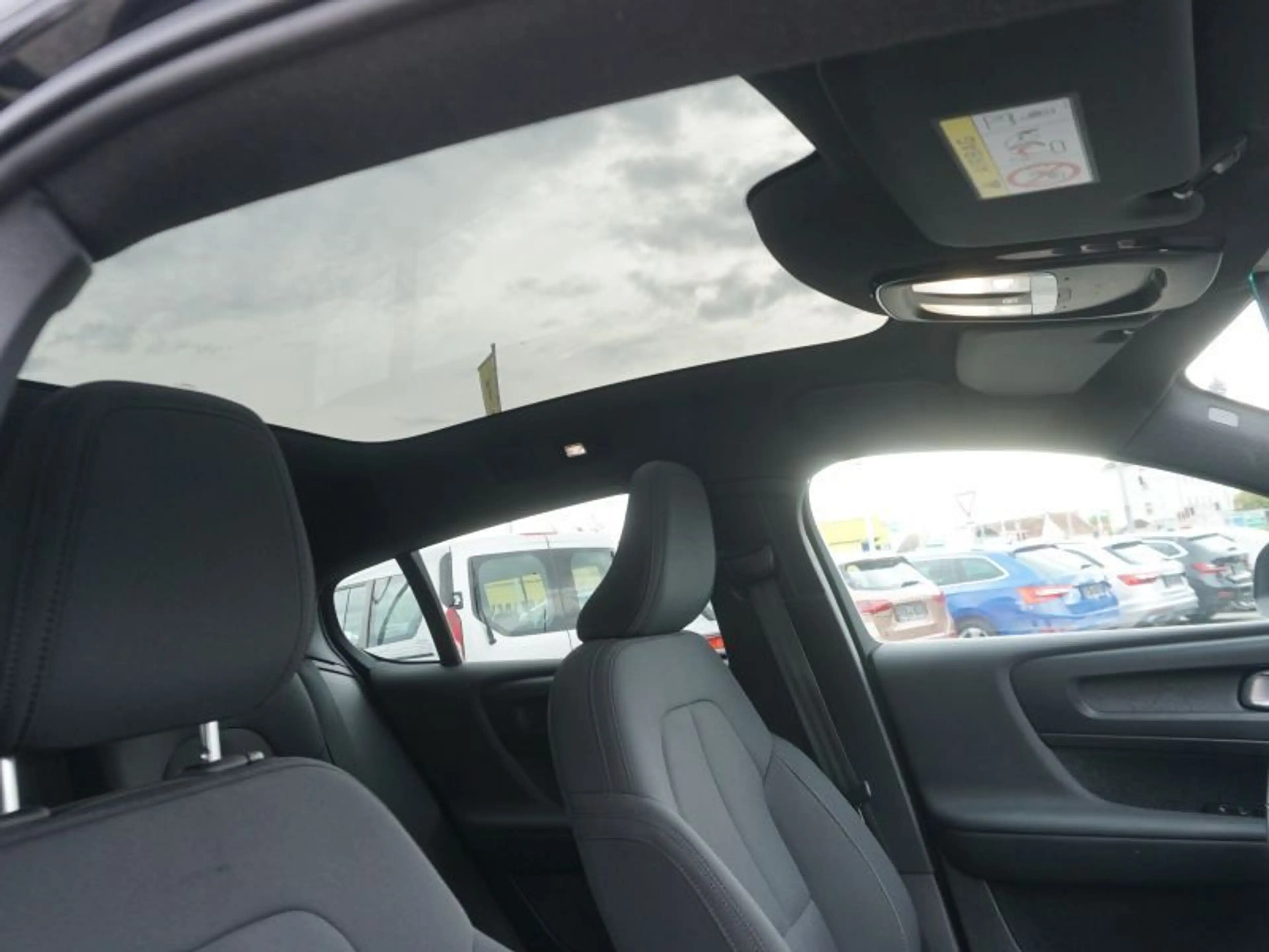 Volvo C40 Recharge Single Front 67kWh Plus *LED+PANORAMA* — photo 14