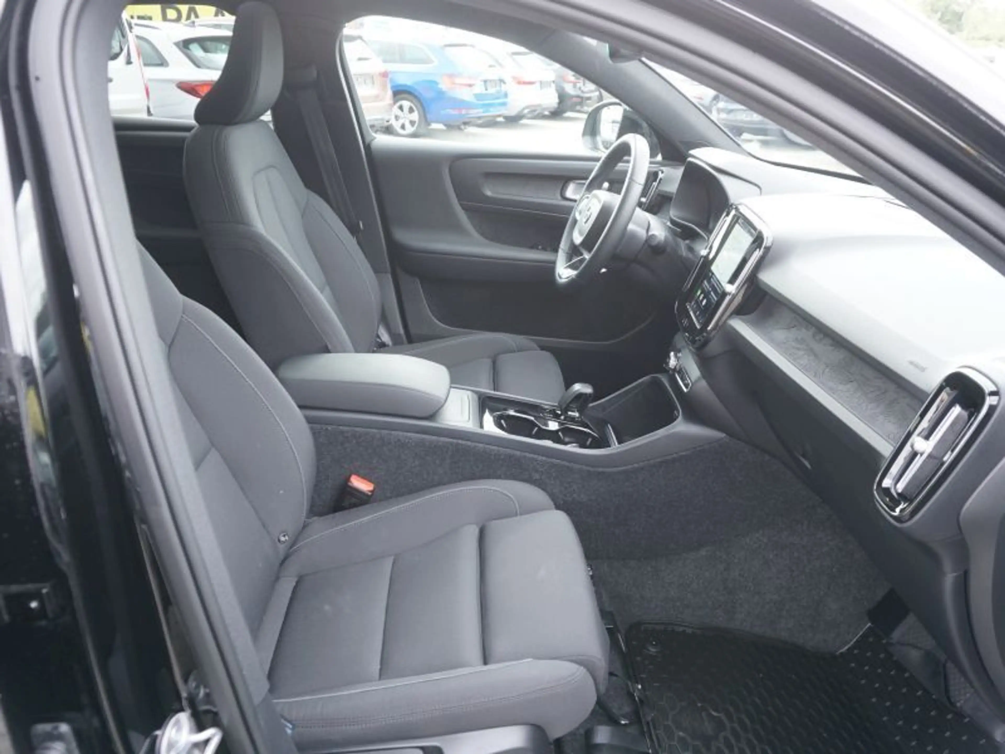 Volvo C40 Recharge Single Front 67kWh Plus *LED+PANORAMA* — photo 10