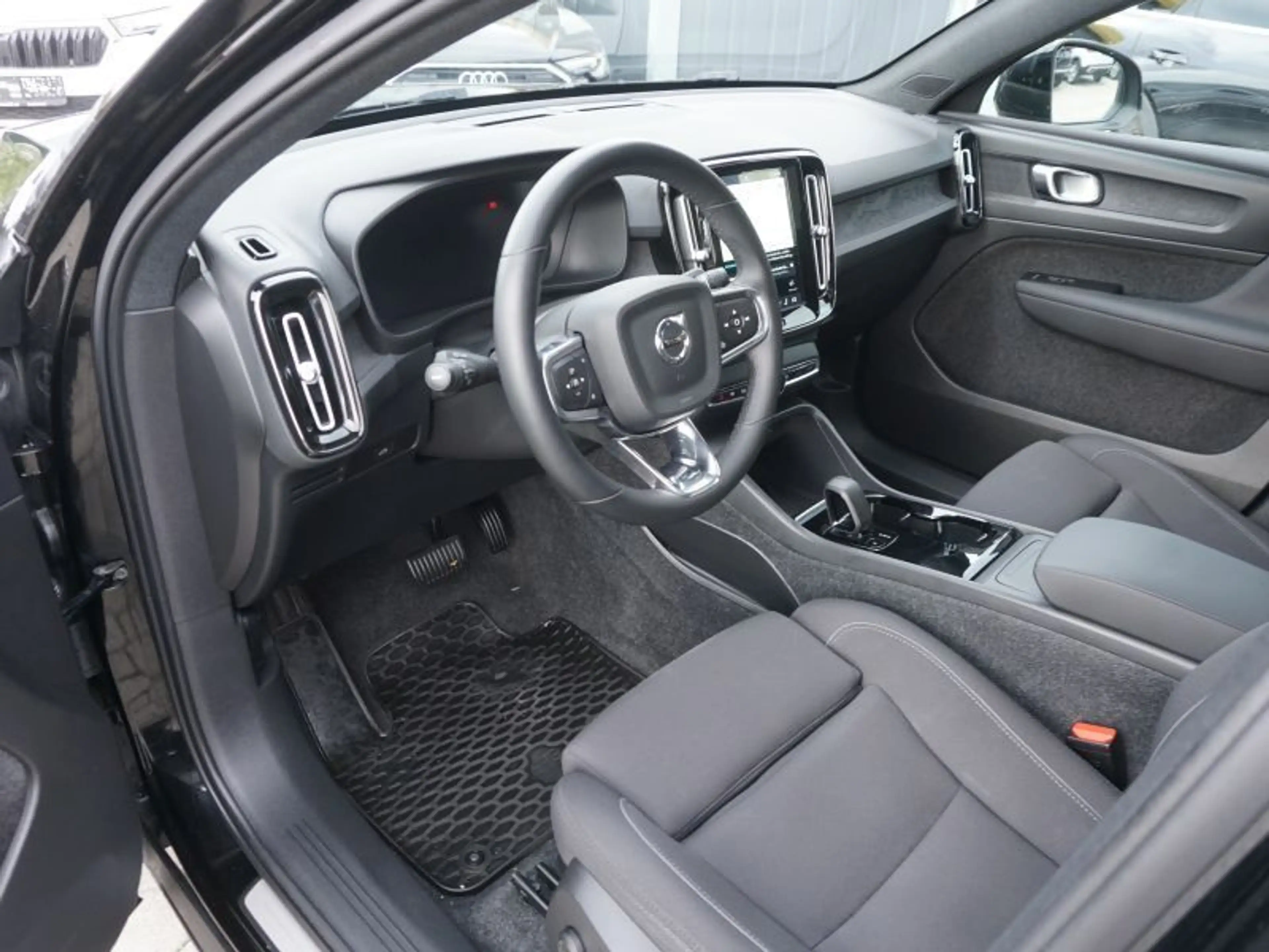 Volvo C40 Recharge Single Front 67kWh Plus *LED+PANORAMA* — photo 8