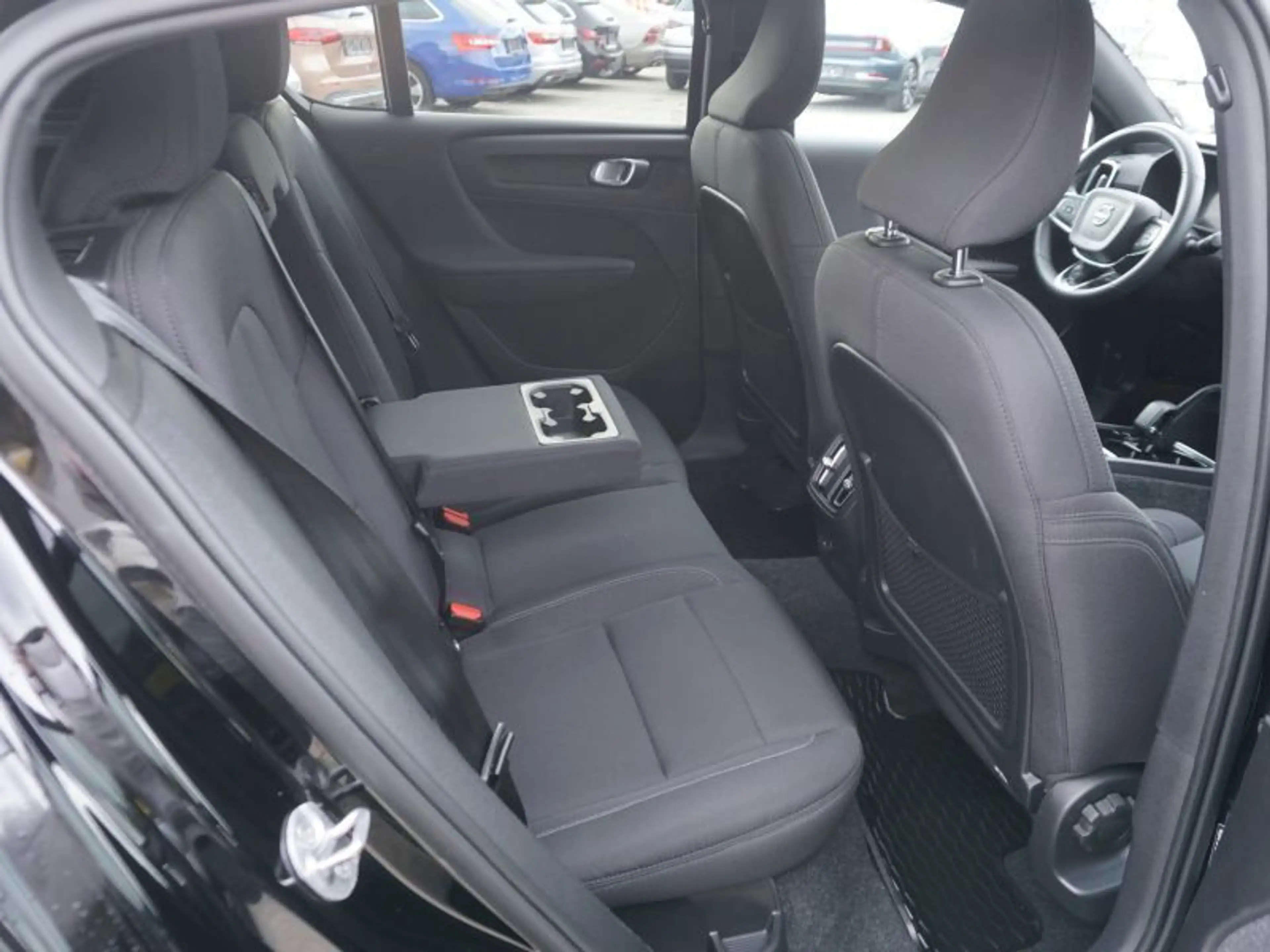 Volvo C40 Recharge Single Front 67kWh Plus *LED+PANORAMA* — photo 13