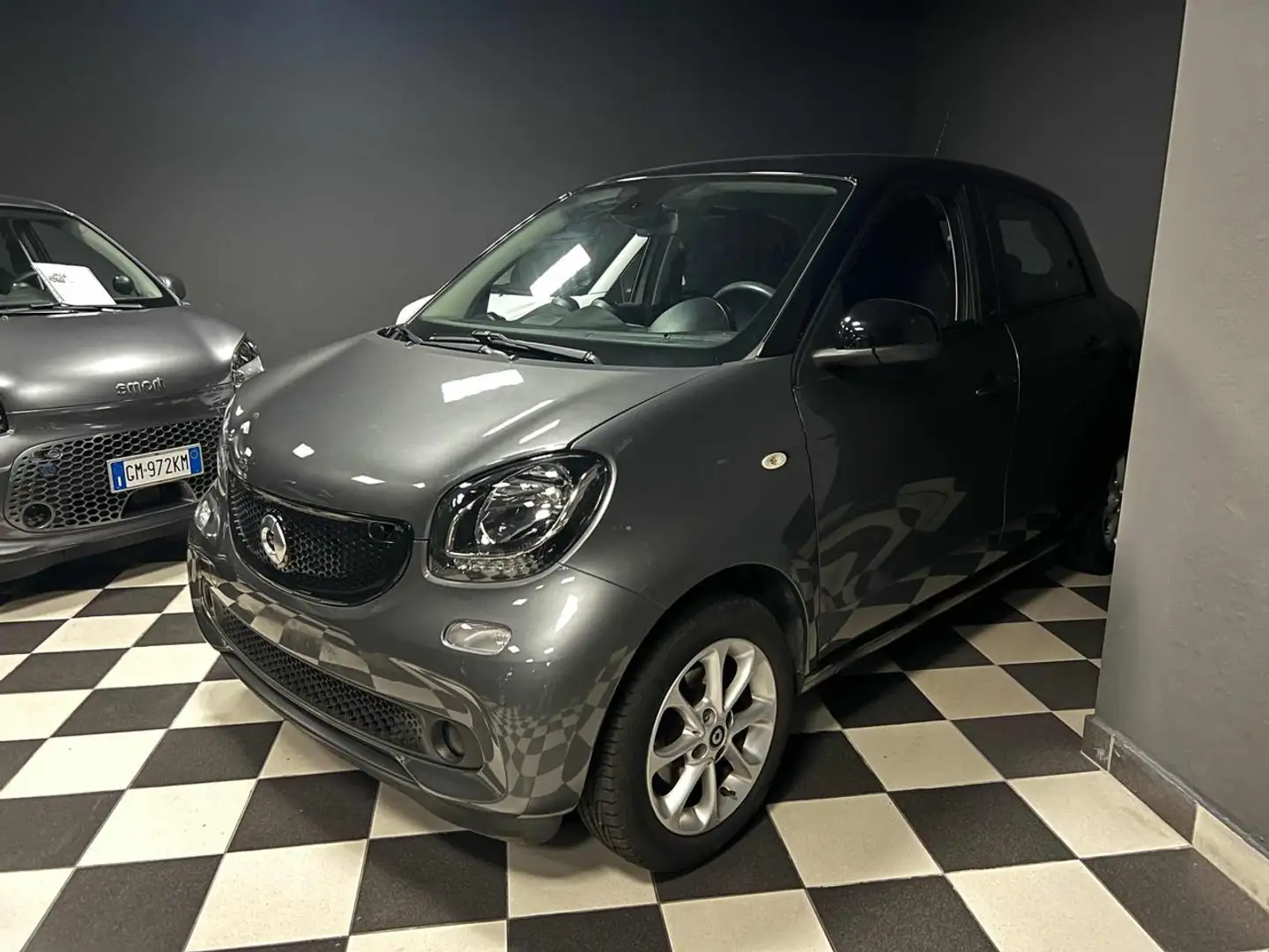 smart forFour 70 1.0 twinamic Passion Grau - 1