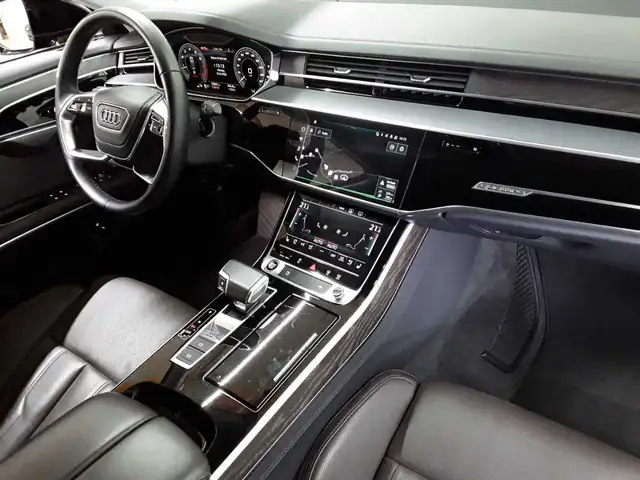 Audi A8 view 9