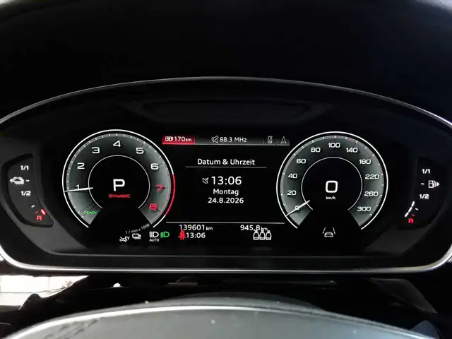 Audi A8 view 11