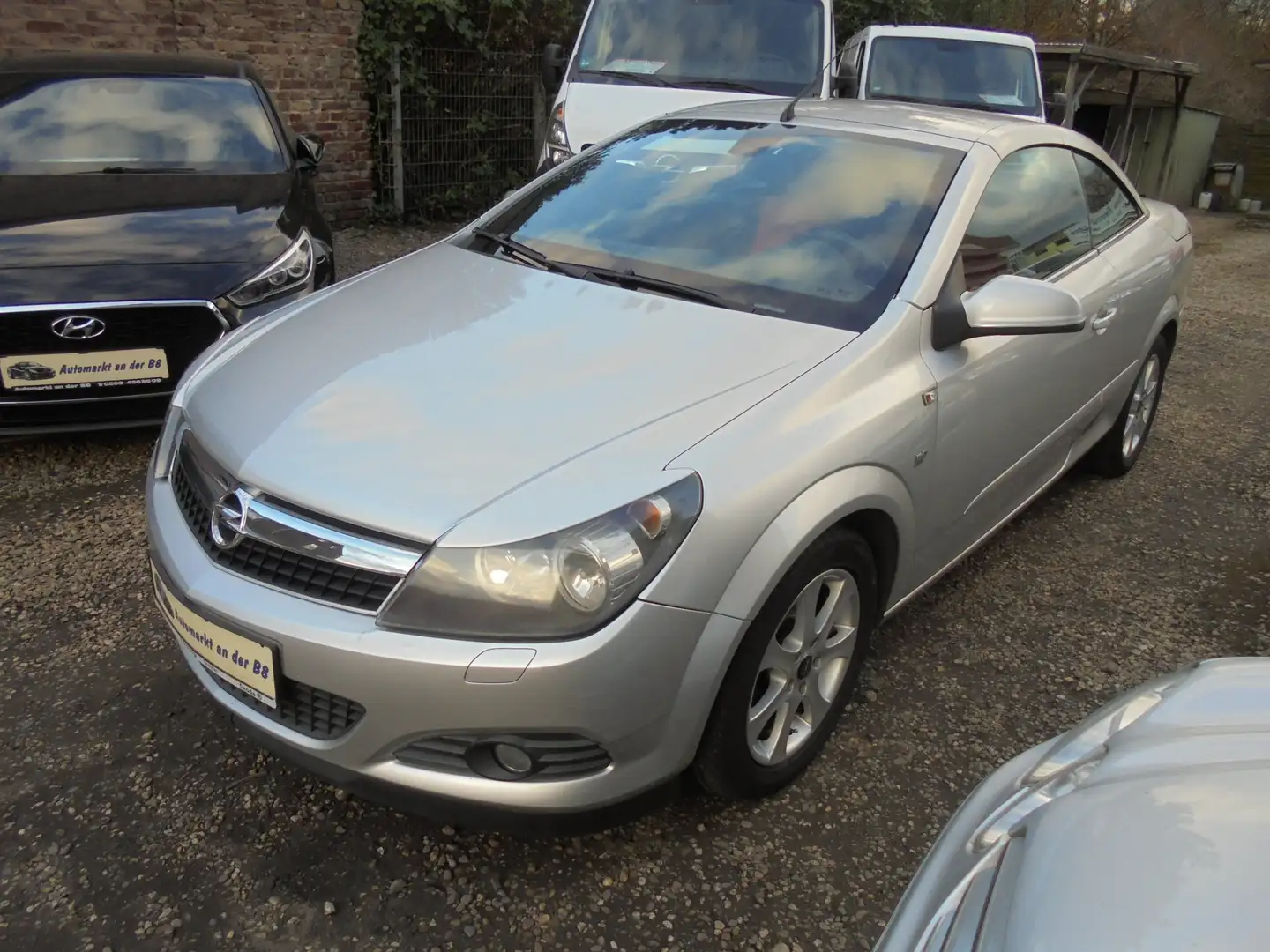 Opel Astra Twin Top 1.6 Edition AHK,El.Verdeck,Klima,PDC!!! Stříbrná - 2