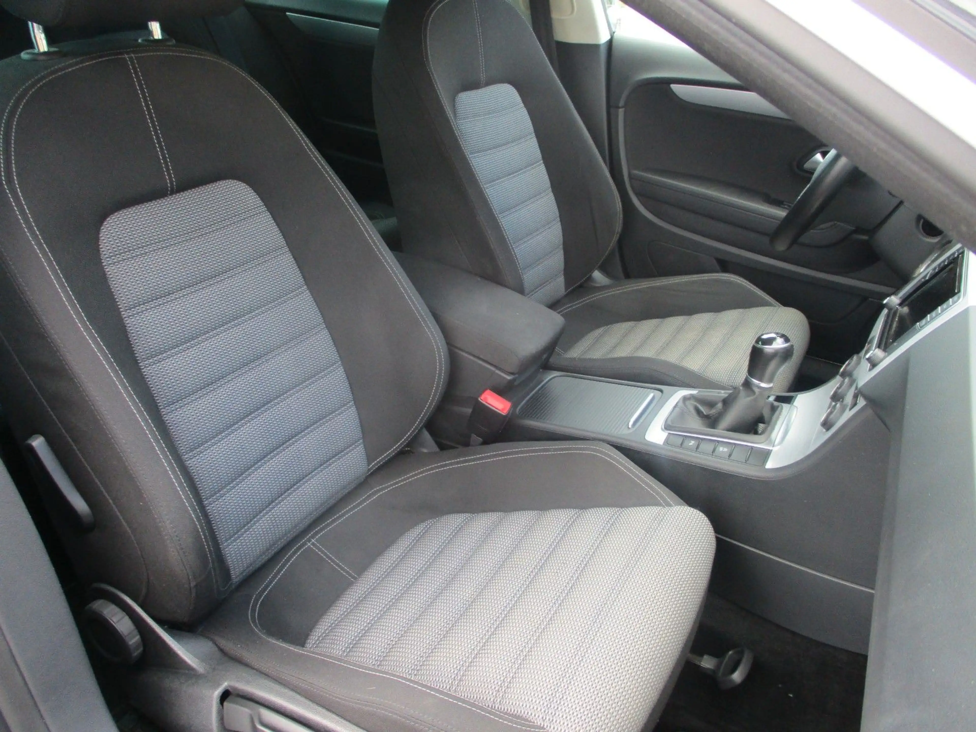 Volkswagen CC Sport+Navi+AHK+Xenon + 5-Sitzer+Alu19" — photo 9