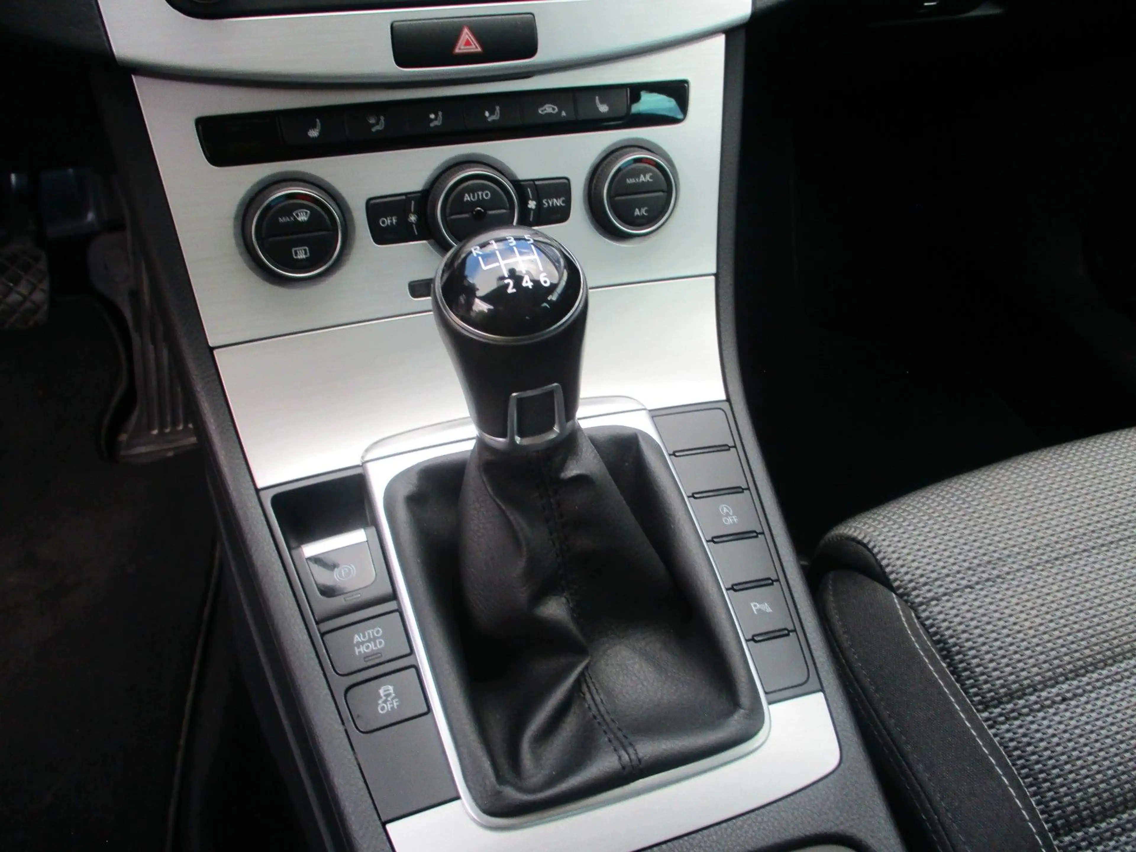 Volkswagen CC Sport+Navi+AHK+Xenon + 5-Sitzer+Alu19" — photo 15