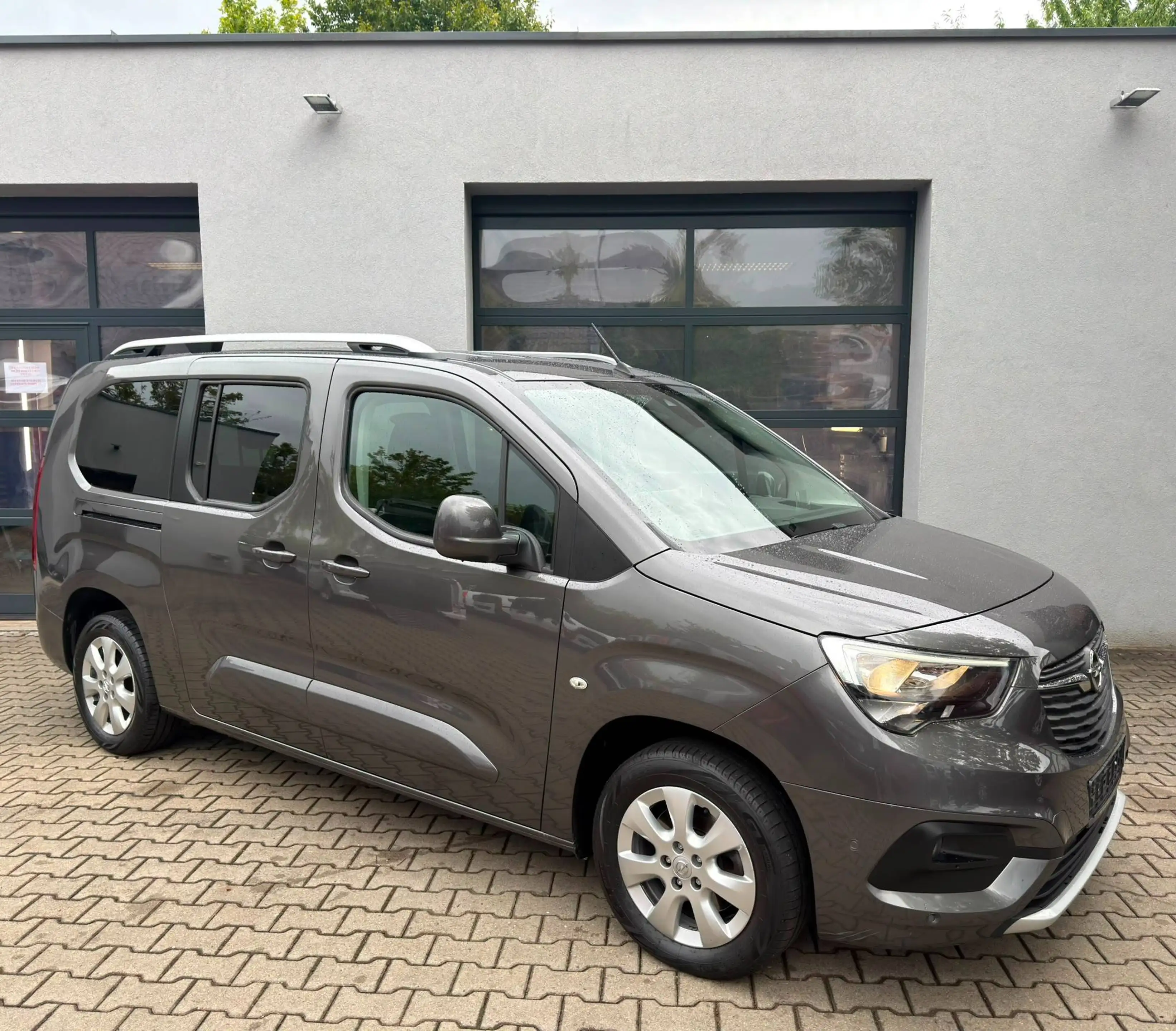 Opel Combo L2 Maxi Automatik Behindertengerecht Rollstuhlrampe — photo 4