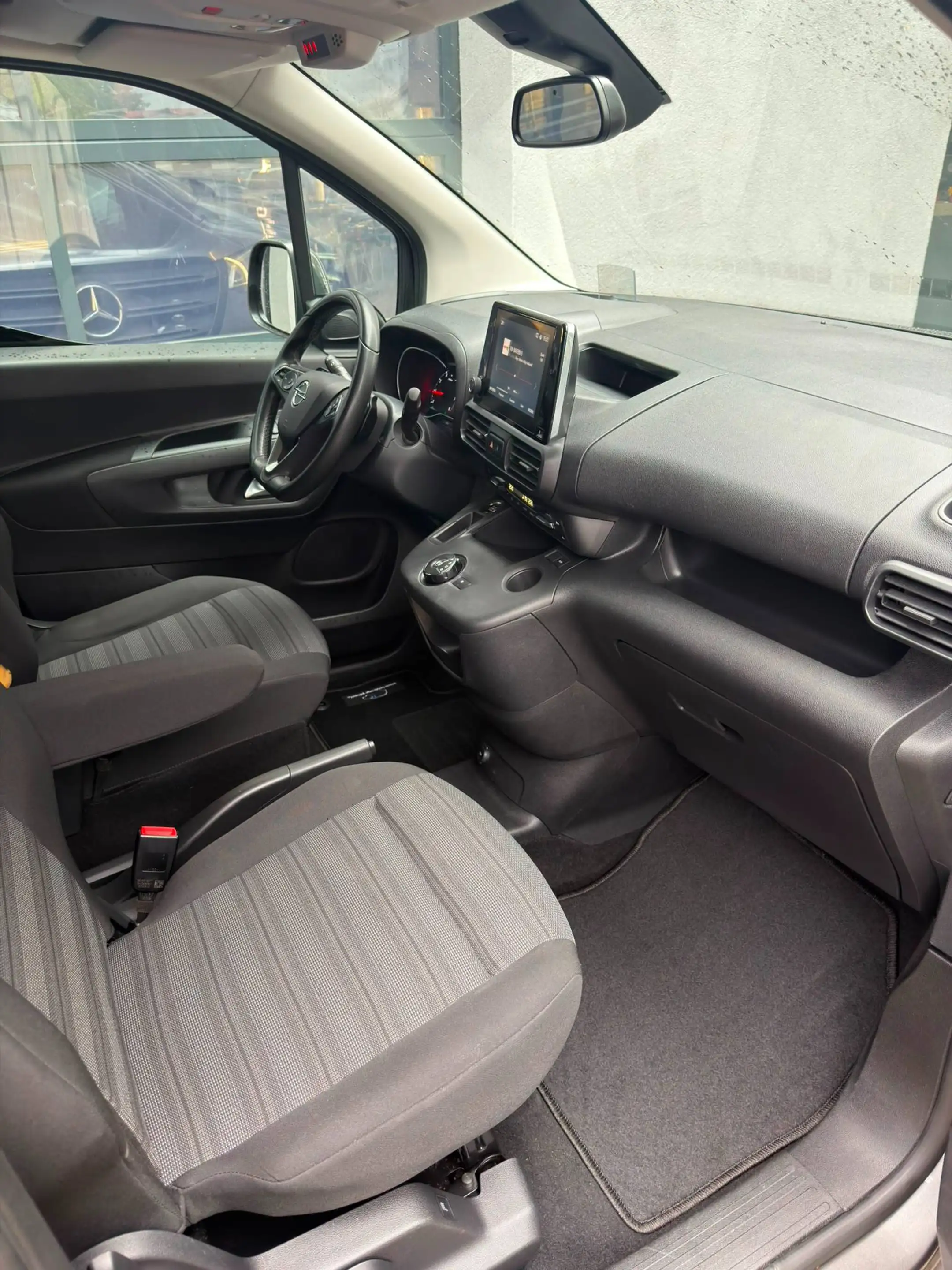 Opel Combo L2 Maxi Automatik Behindertengerecht Rollstuhlrampe — photo 12