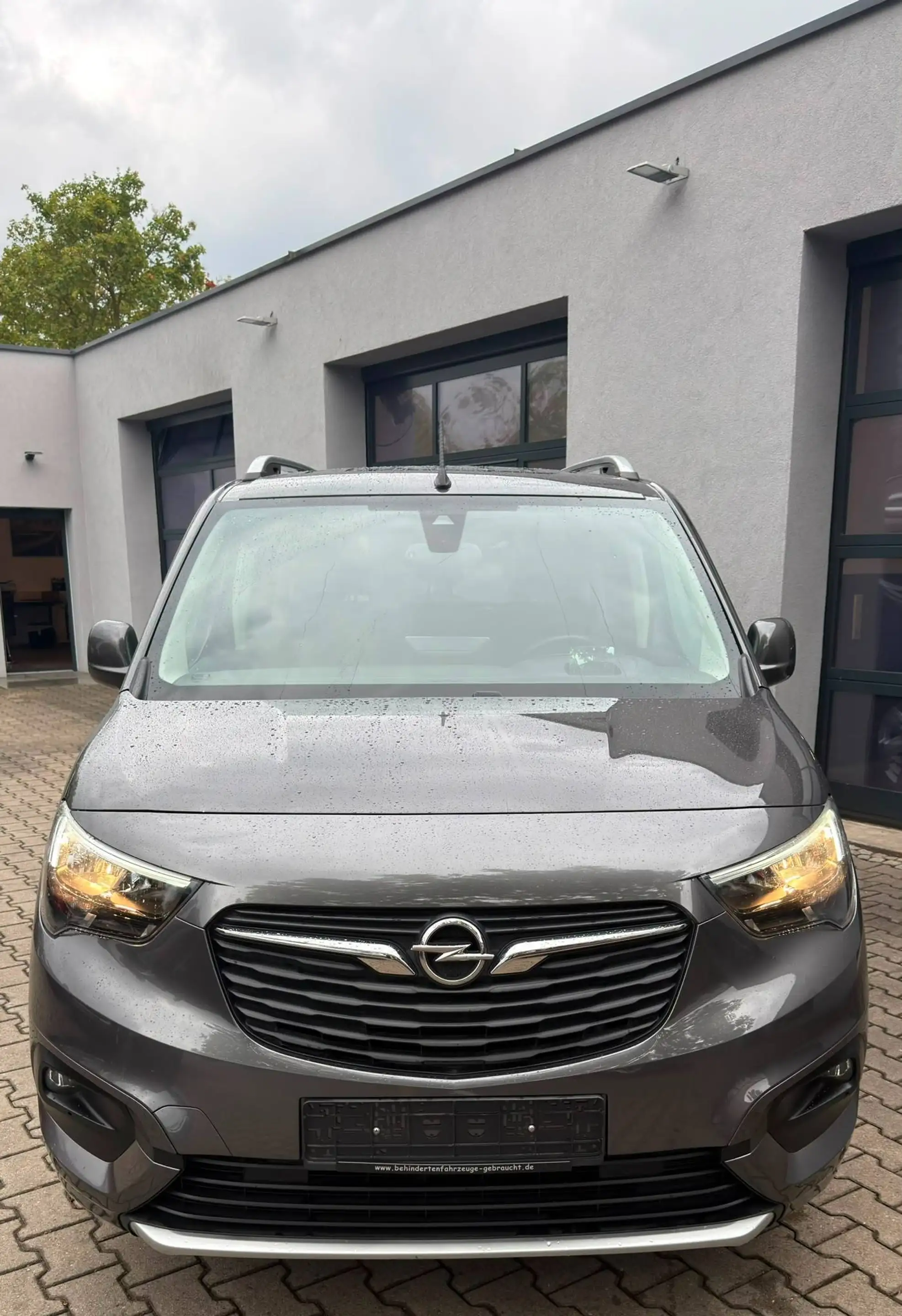 Opel Combo L2 Maxi Automatik Behindertengerecht Rollstuhlrampe — photo 5