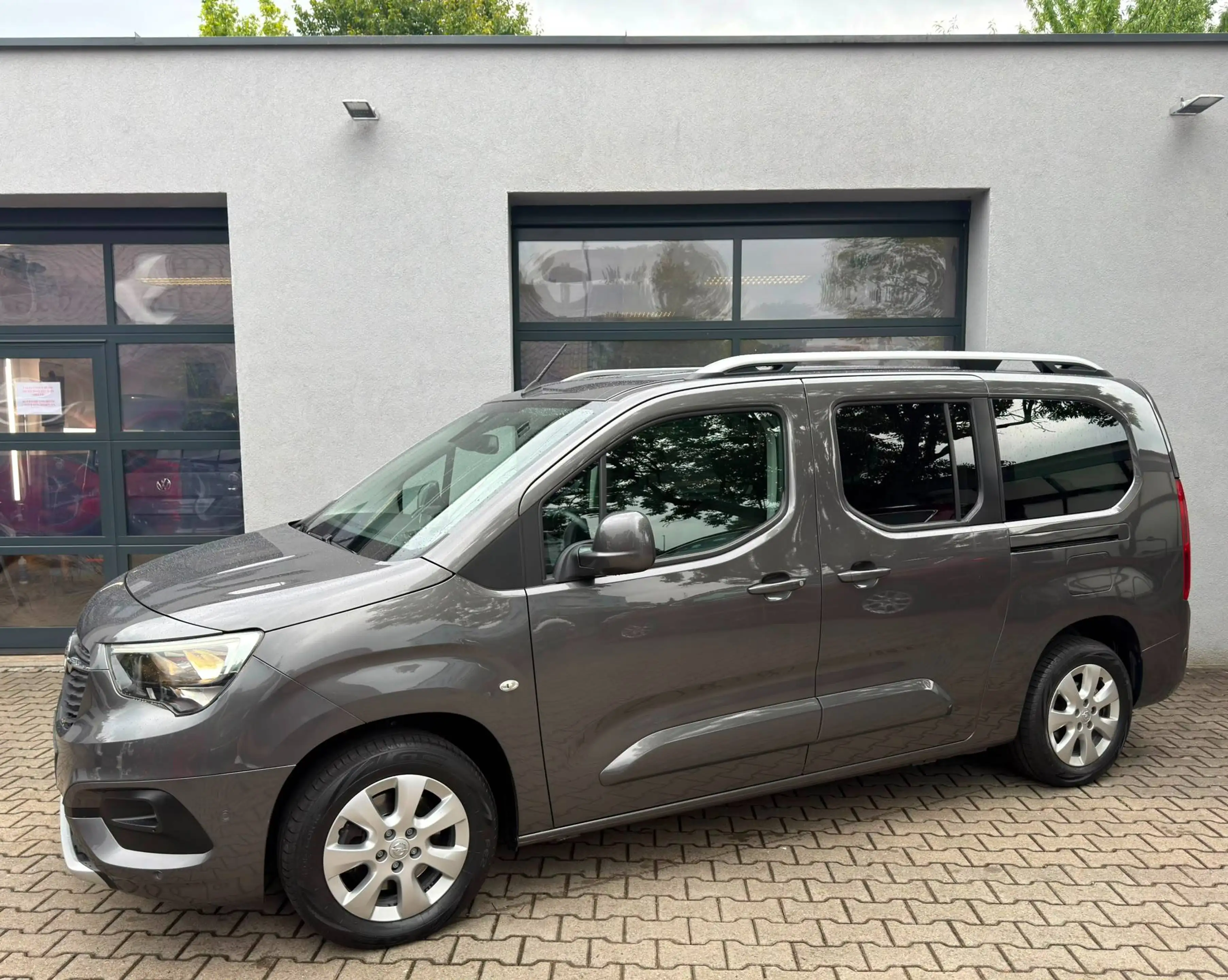 Opel Combo L2 Maxi Automatik Behindertengerecht Rollstuhlrampe — photo 6