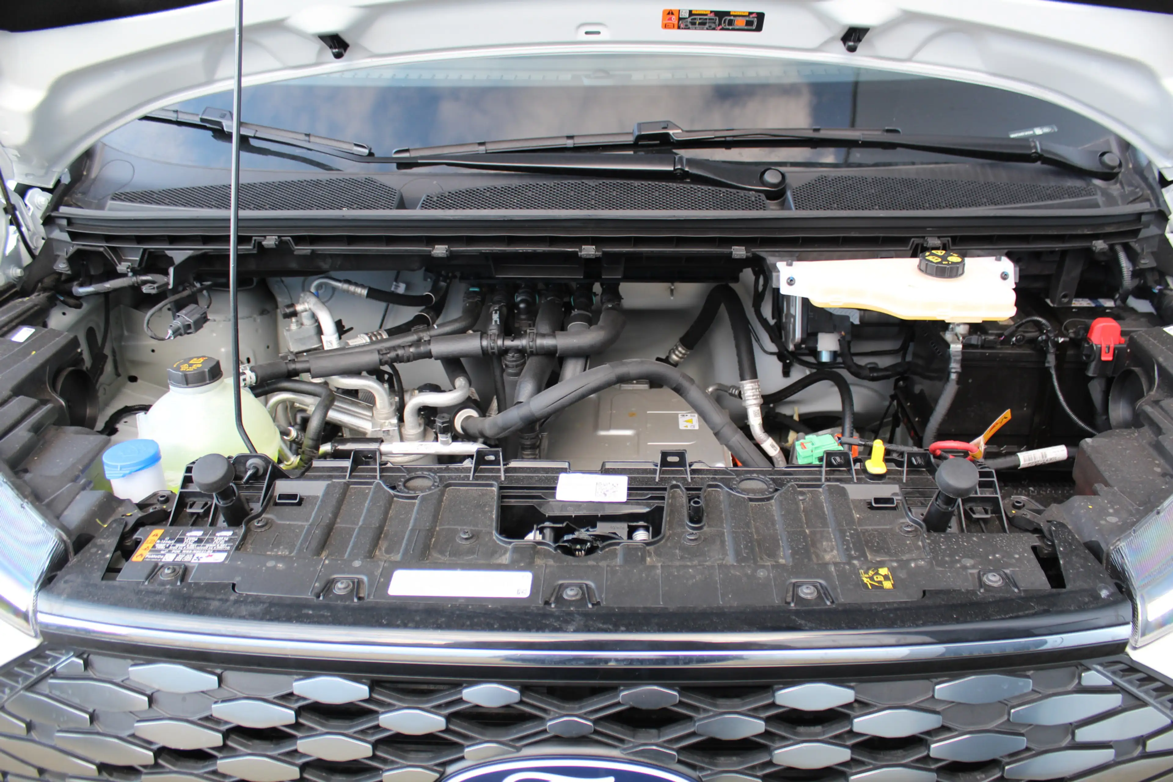Ford Transit Custom E-Transit 340 L2H1 'Limited' 71kWh-160kWh/218pk EL — photo 4