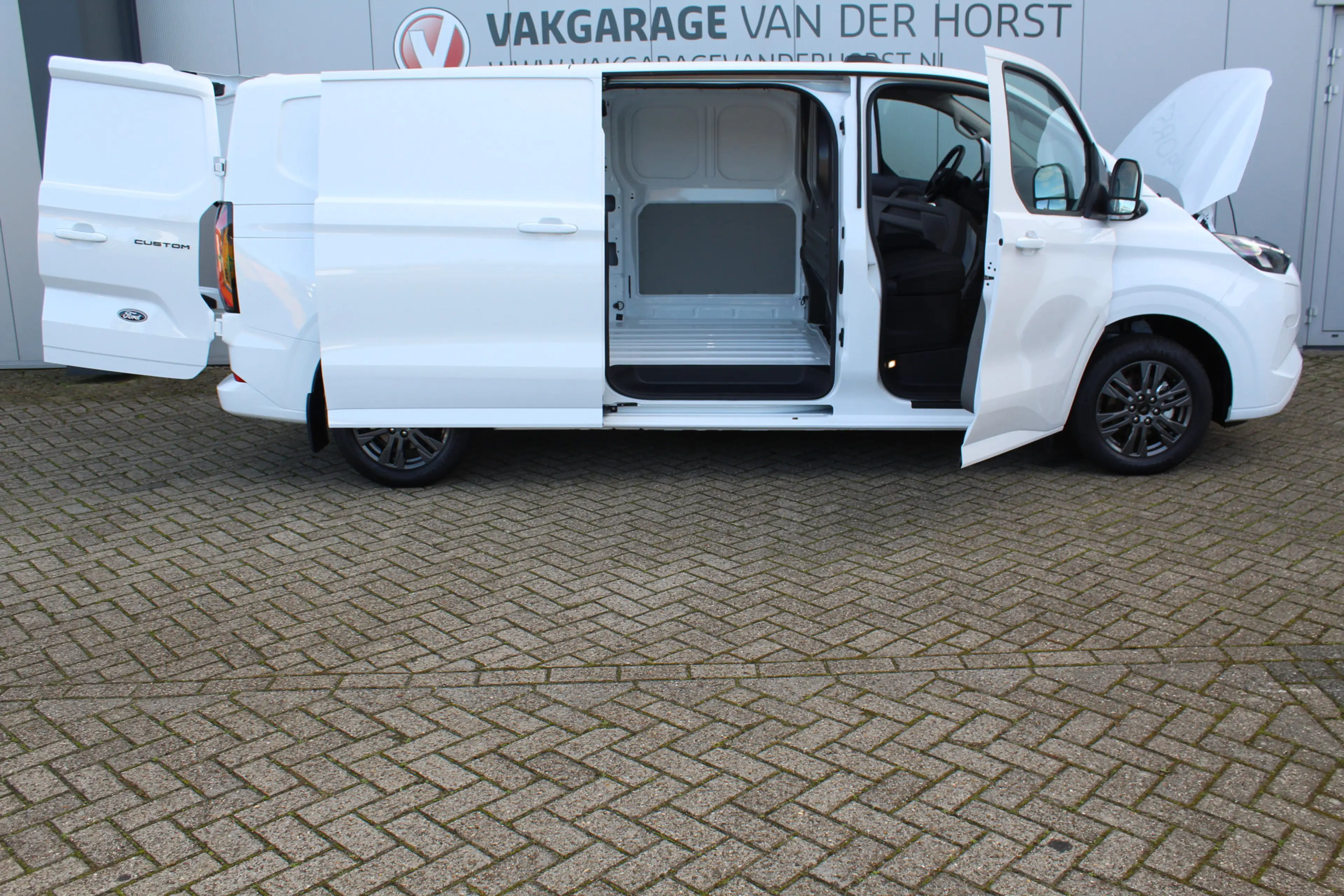 Ford Transit Custom E-Transit 340 L2H1 'Limited' 71kWh-160kWh/218pk EL — photo 6