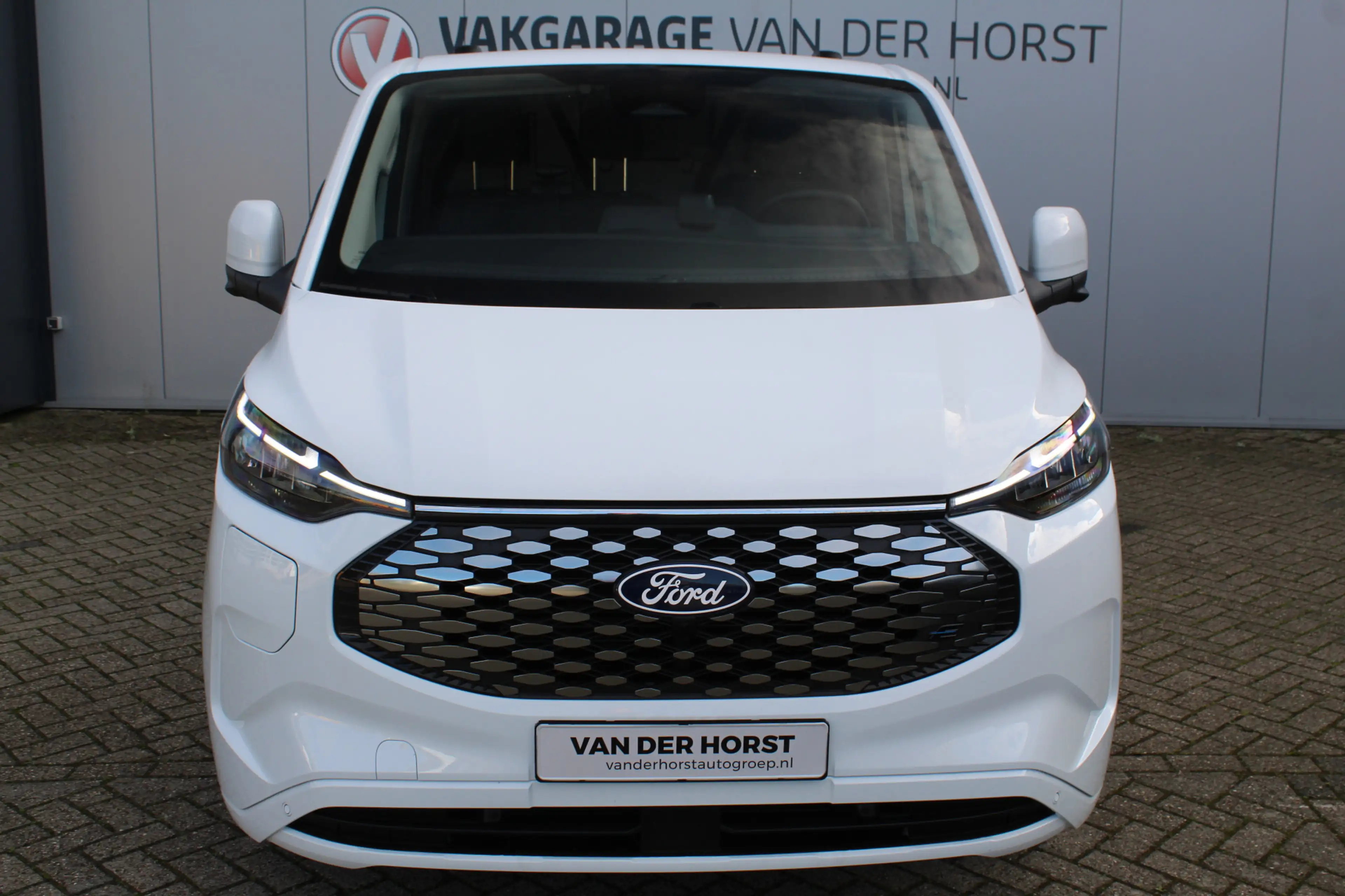 Ford Transit Custom E-Transit 340 L2H1 'Limited' 71kWh-160kWh/218pk EL — photo 3