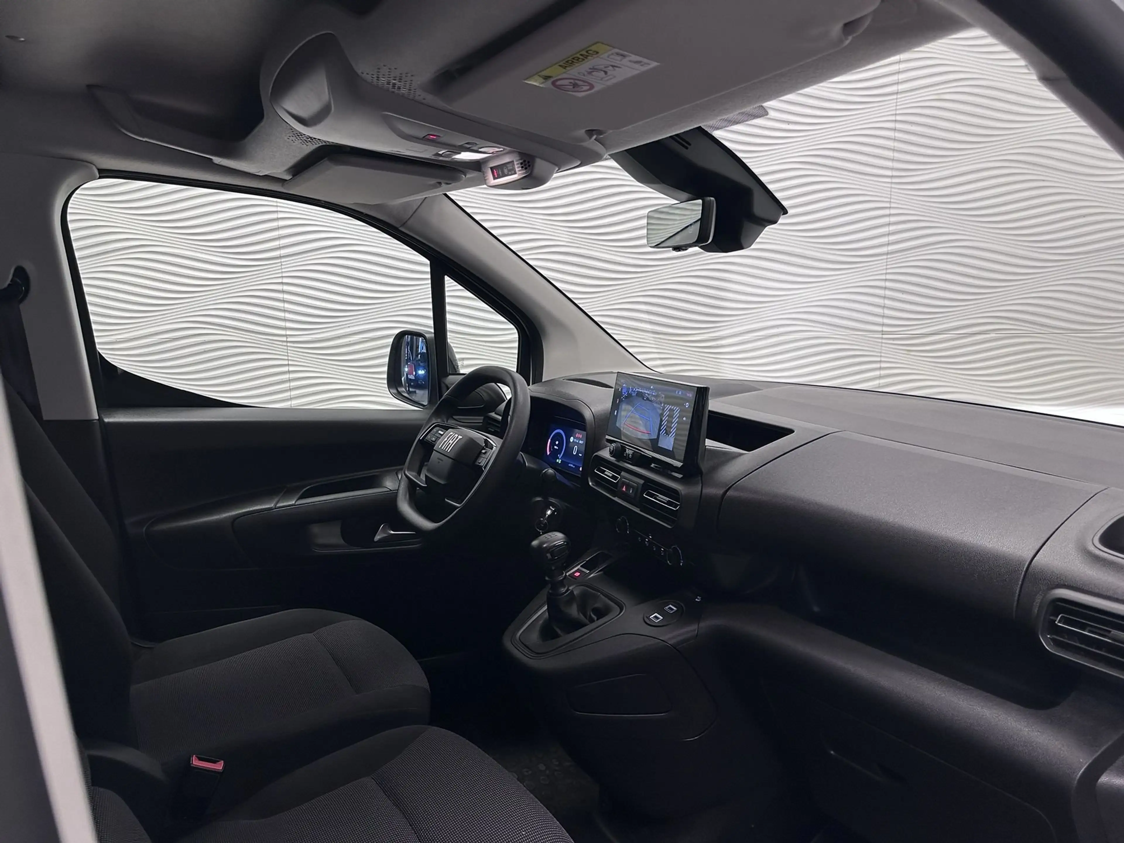 Fiat Doblo 1.5 BlueHDi*L1*CARPLAY*360-CAMERA*LIKE NEW!* — photo 17