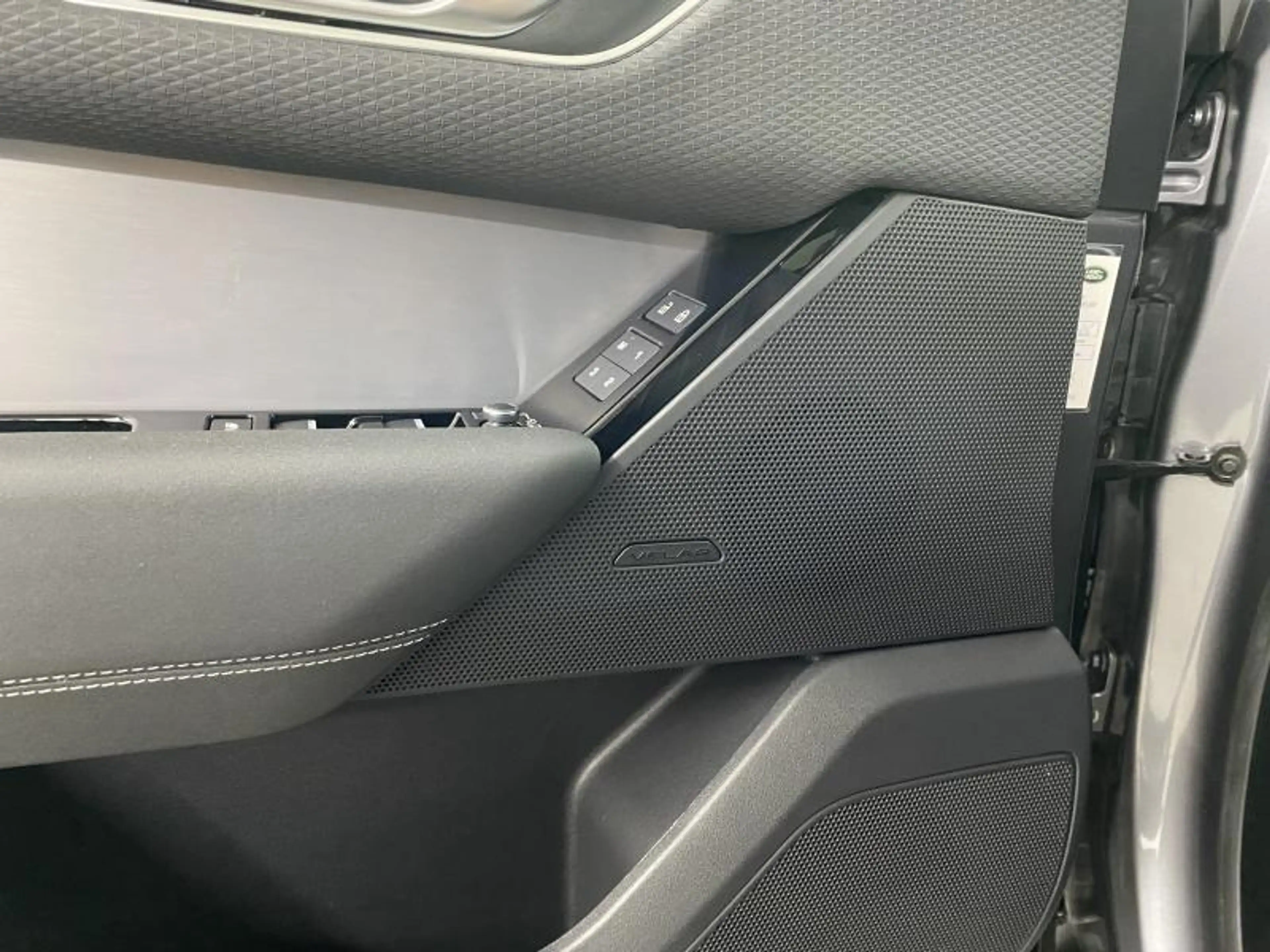 Land Rover Range Rover Velar D200 R-Dynamic SE AWD Auto. 23MY — photo 12