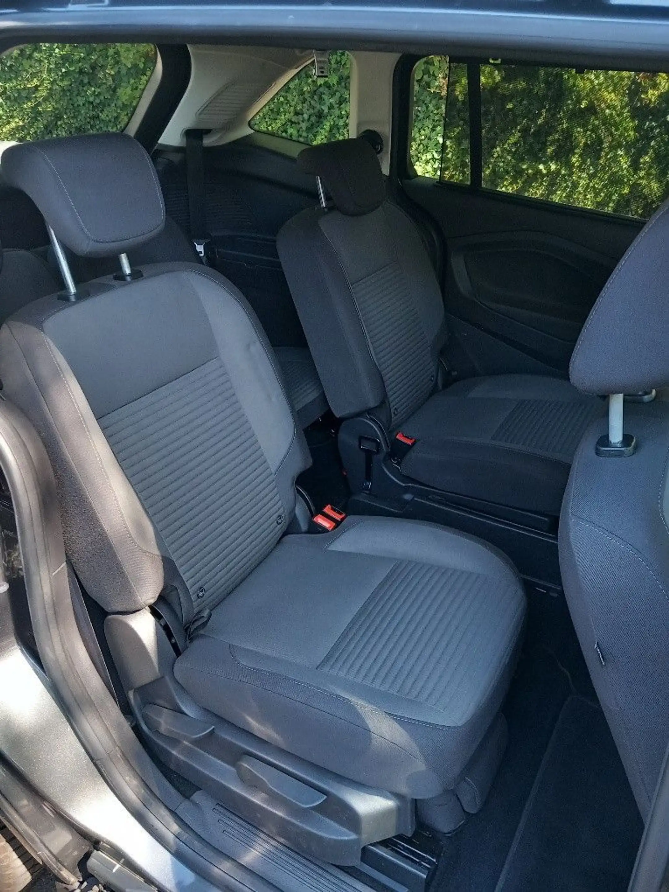 Ford Grand C-Max 1.0 EcoBoost Titanium AHK — photo 14