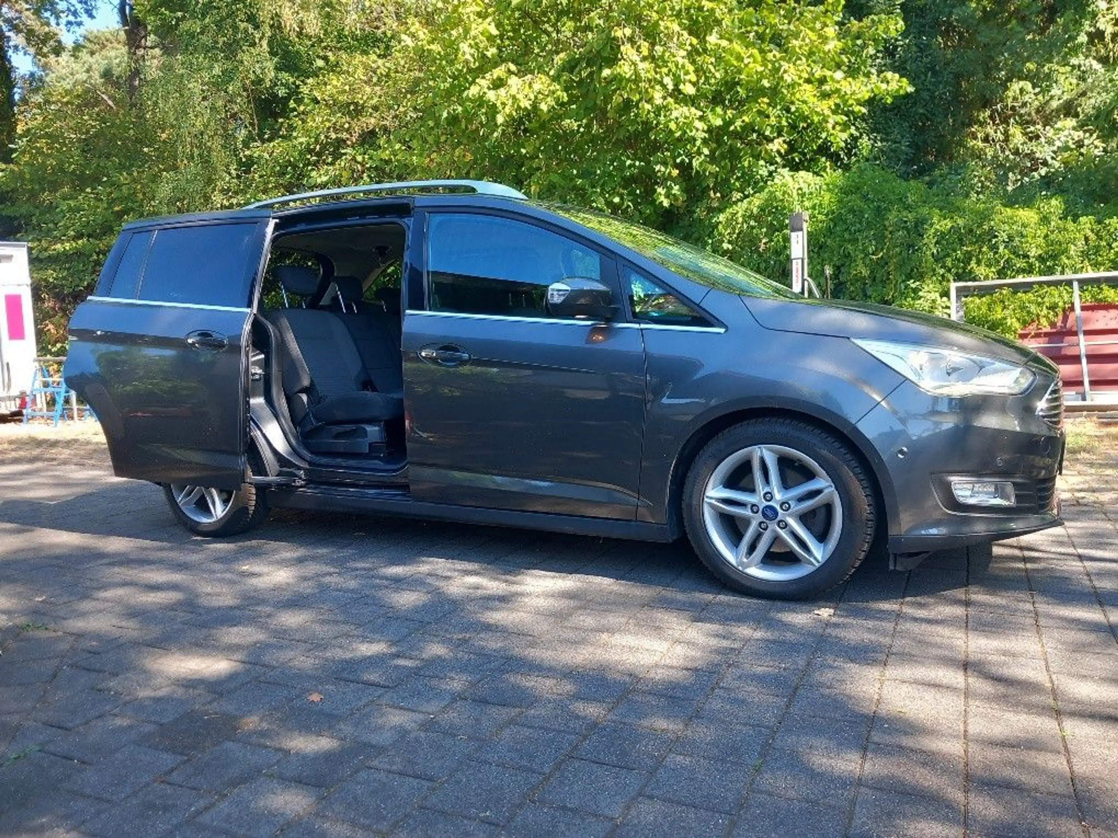 Ford Grand C-Max 1.0 EcoBoost Titanium AHK — photo 12