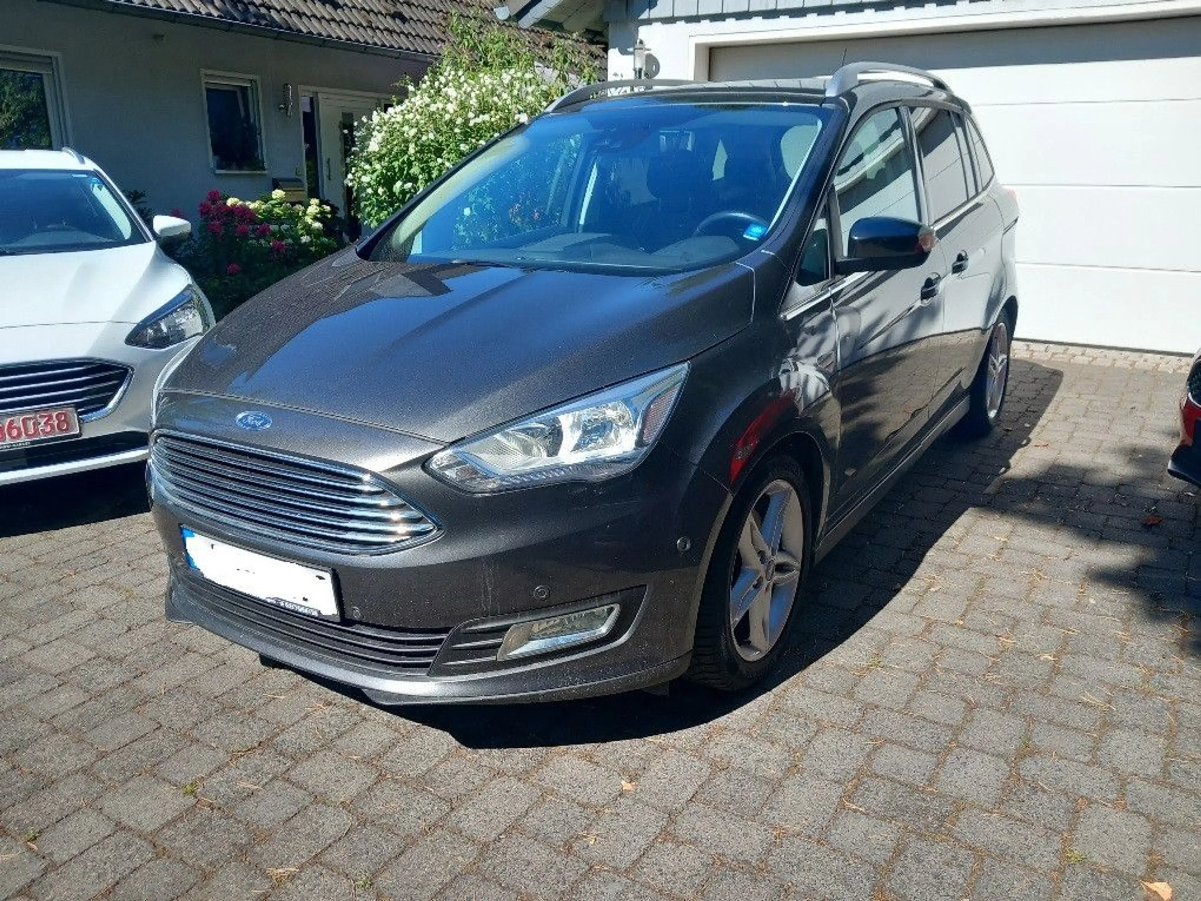 Ford Grand C-Max 1.0 EcoBoost Titanium AHK — photo 2