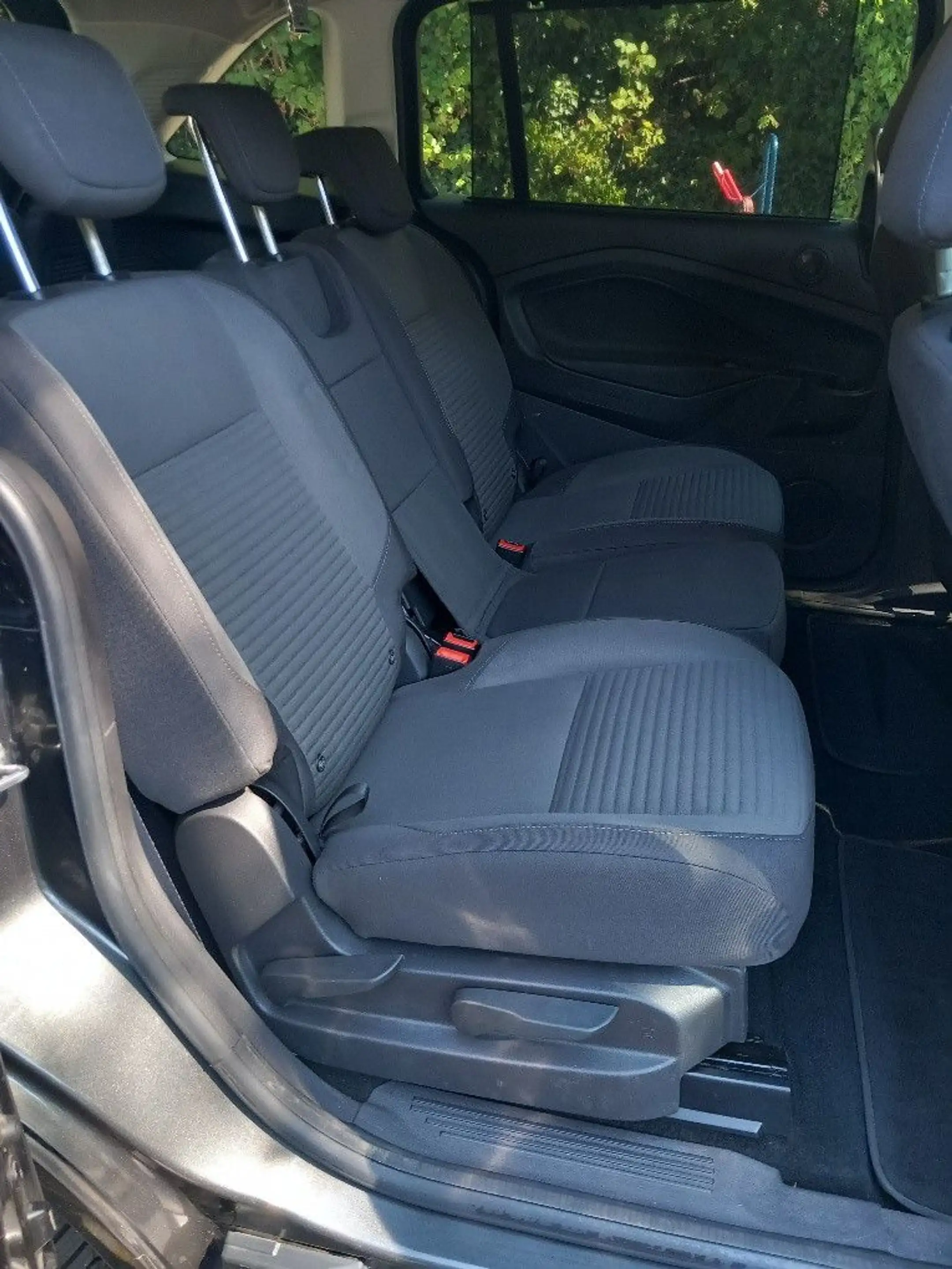 Ford Grand C-Max 1.0 EcoBoost Titanium AHK — photo 13