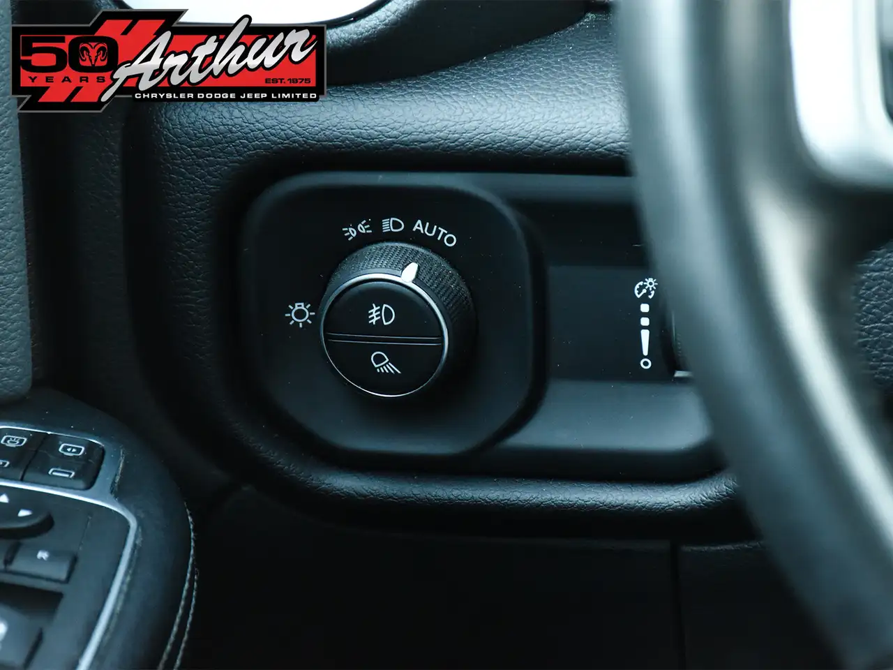 RAM 2500 снимка RAM 2500