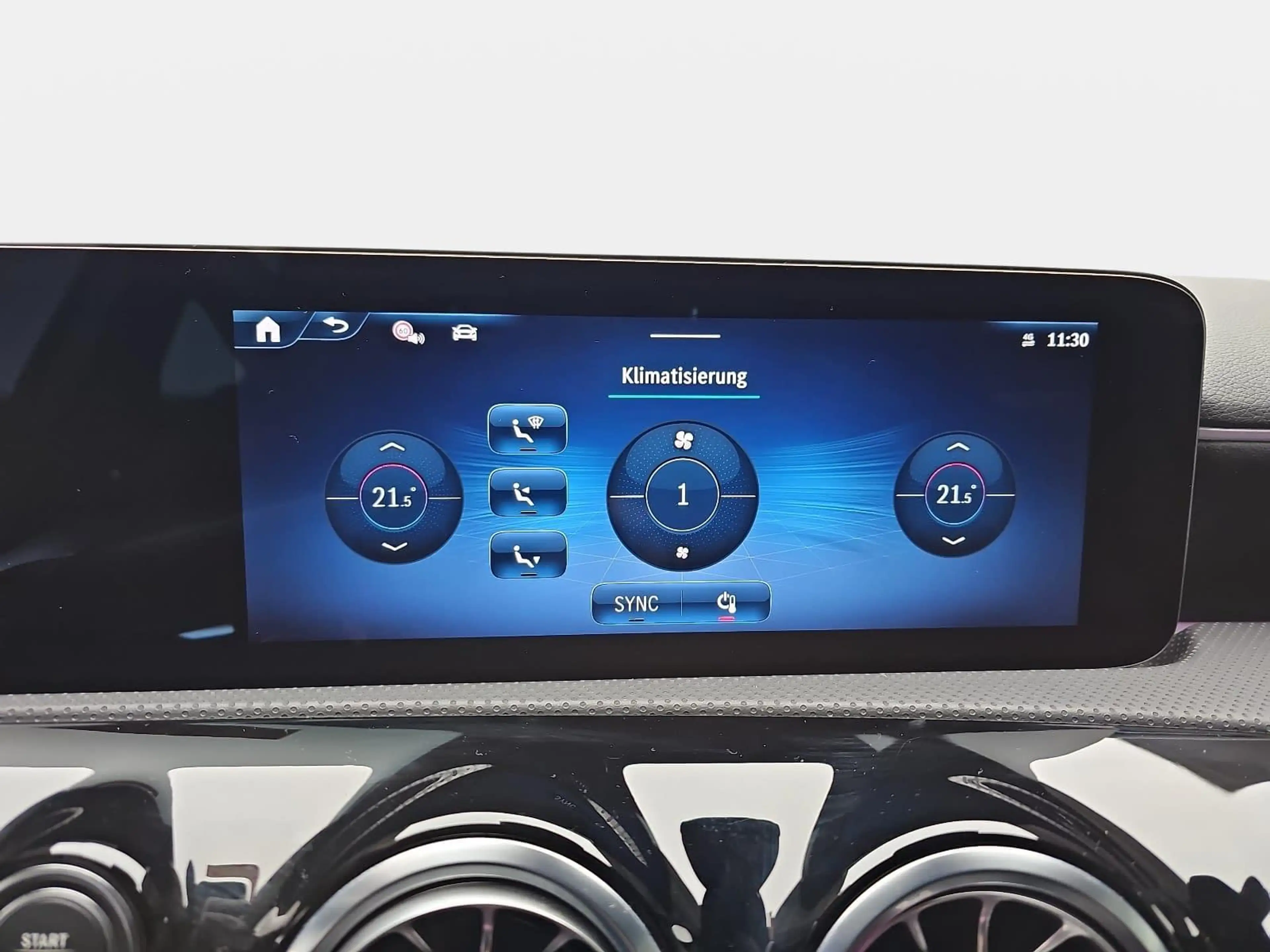 Mercedes-Benz A 180 A 180 DCT AMG LINE NAVI LED MBUX WINTER KAMERA LM1 — photo 12