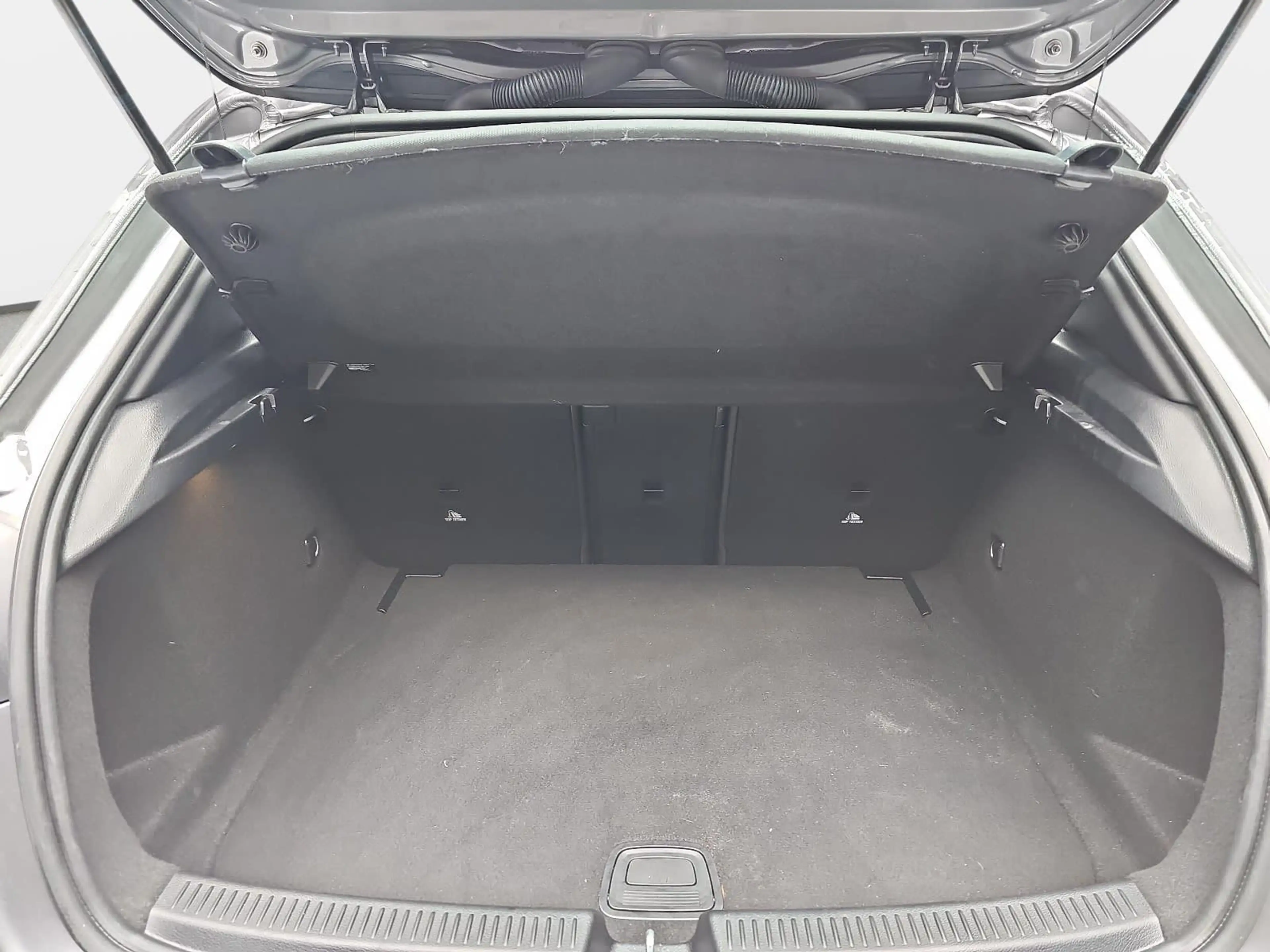 Mercedes-Benz A 180 A 180 DCT AMG LINE NAVI LED MBUX WINTER KAMERA LM1 — photo 15