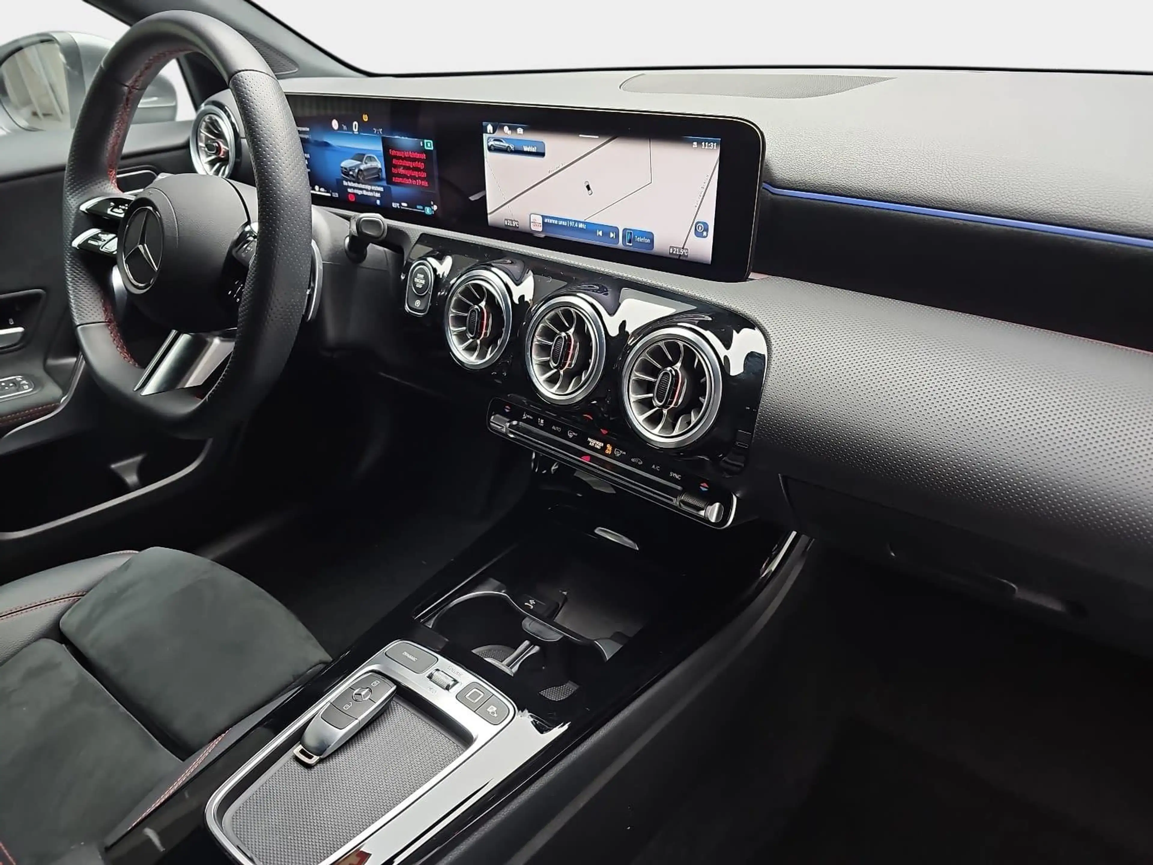 Mercedes-Benz A 180 A 180 DCT AMG LINE NAVI LED MBUX WINTER KAMERA LM1 — photo 18