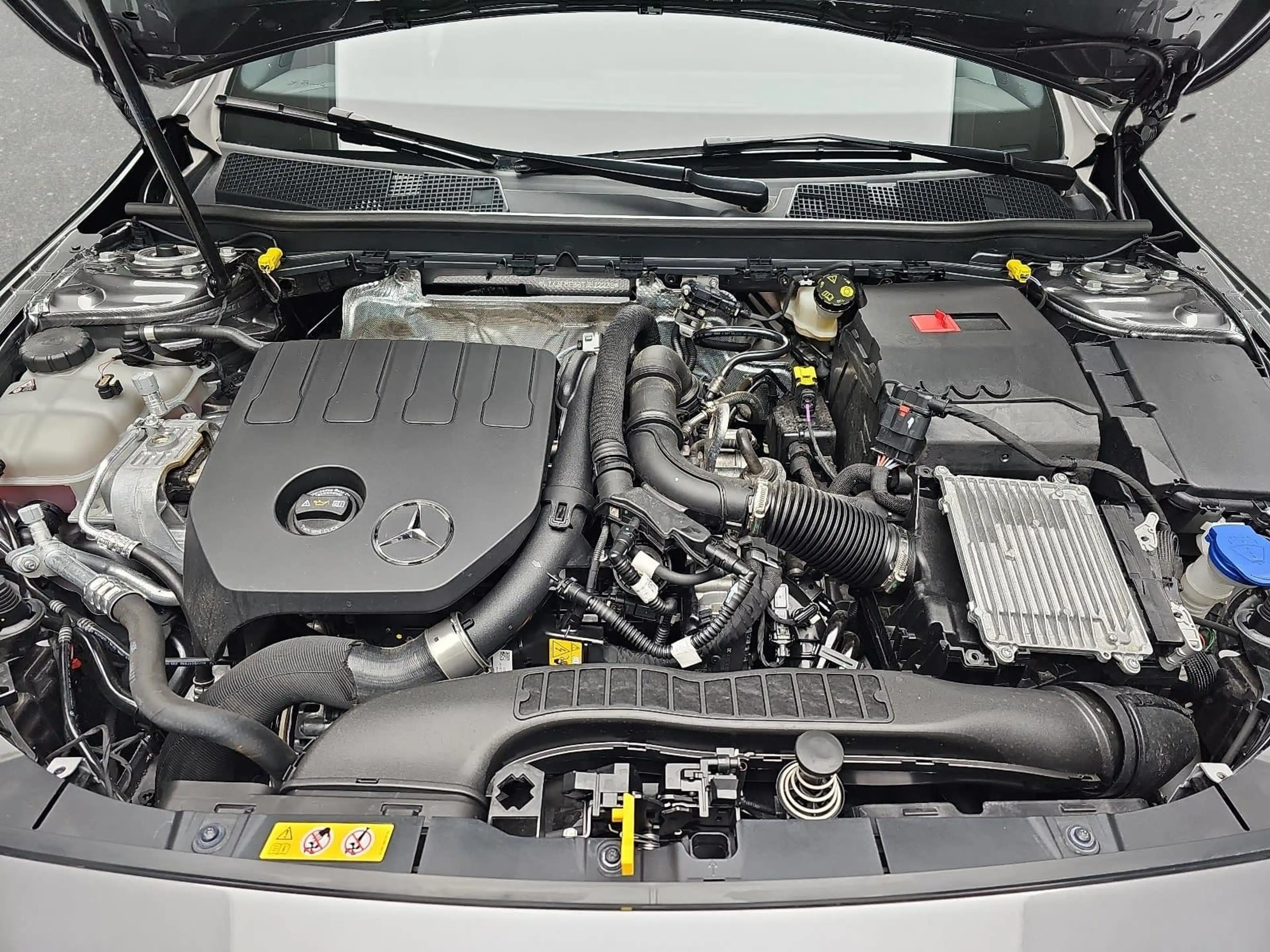 Mercedes-Benz A 180 A 180 DCT AMG LINE NAVI LED MBUX WINTER KAMERA LM1 — photo 16