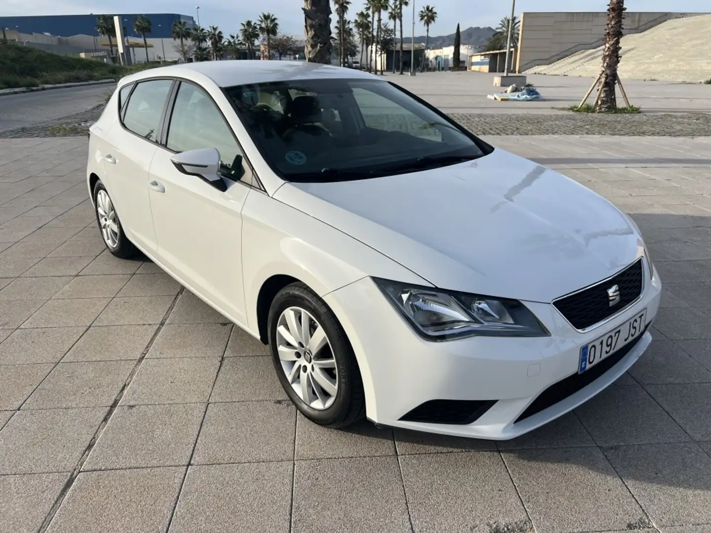 SEAT Leon 1.6TDI CR S&S Reference Eco. 110 Weiß - 2
