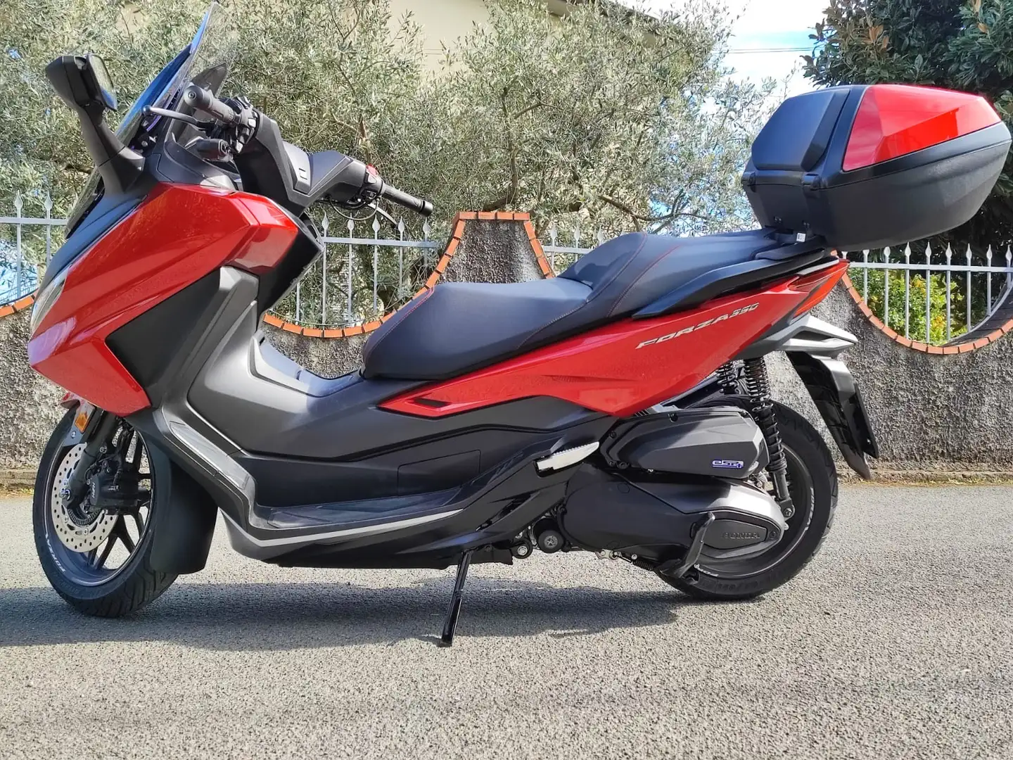 Honda Forza 350 de luxe - 1