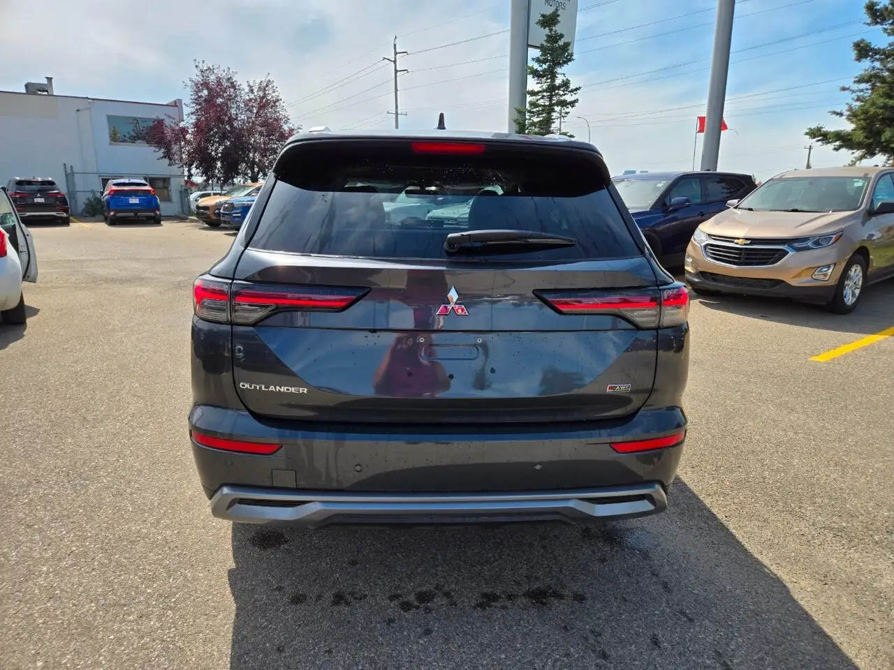 Mitsubishi Outlander снимка Mitsubishi Outlander