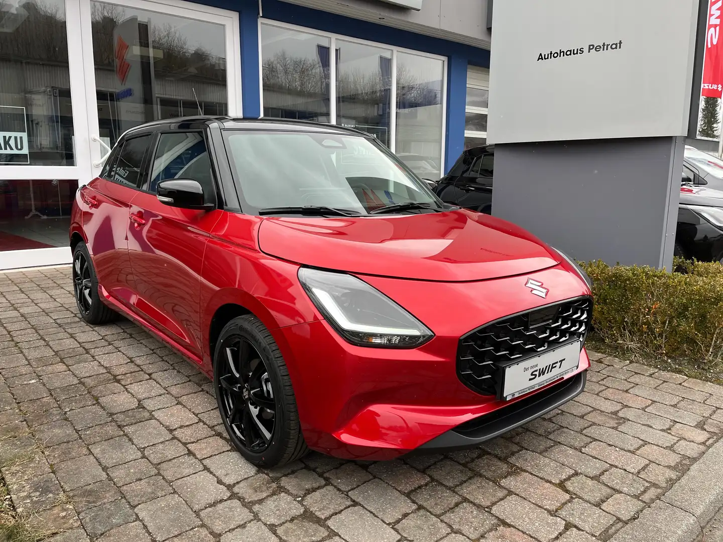 Suzuki Swift 1.2 Hybrid MT Comfort+ Rosso - 2