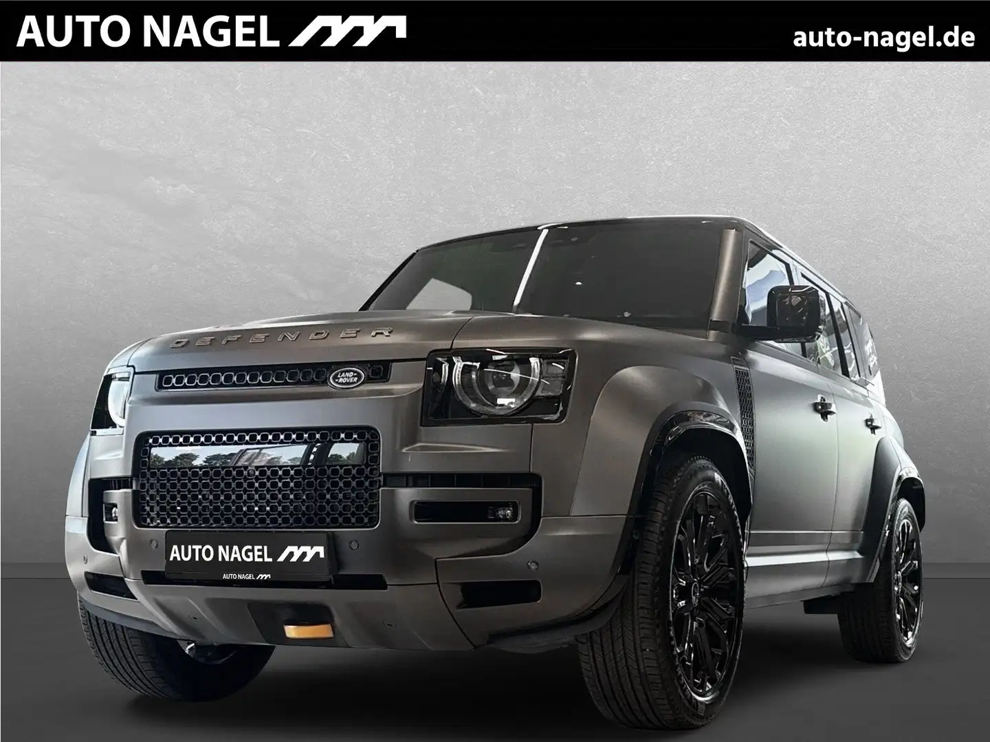 Land Rover Defender 110 4.4 Benzin P635 OCTA Gris - 1