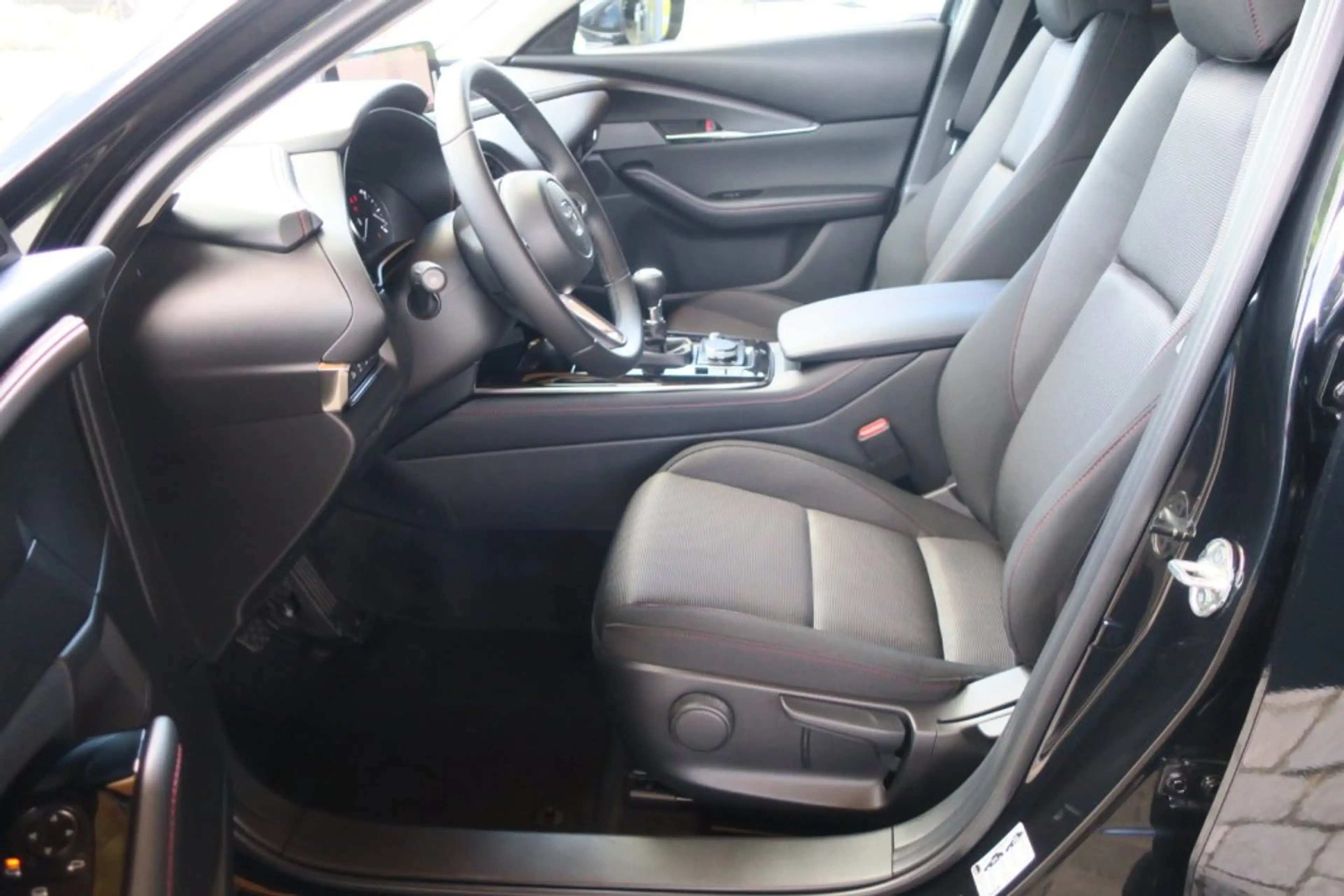Mazda CX-30 CX30 2026 2.5L G140ps 6MT 2WD Homura — photo 8