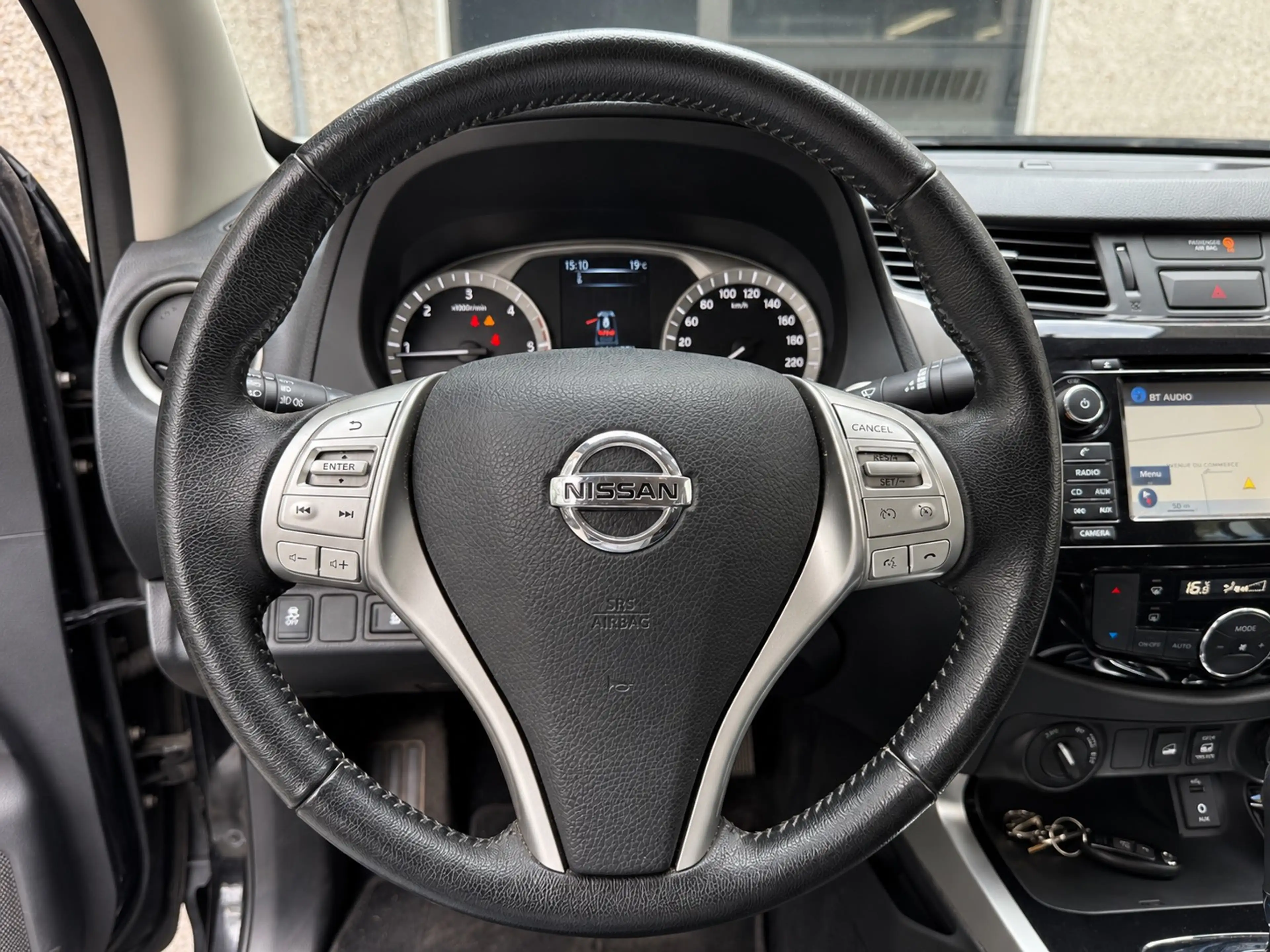 Nissan Navara 2.5 dCi 4x4 Business DPF — photo 11