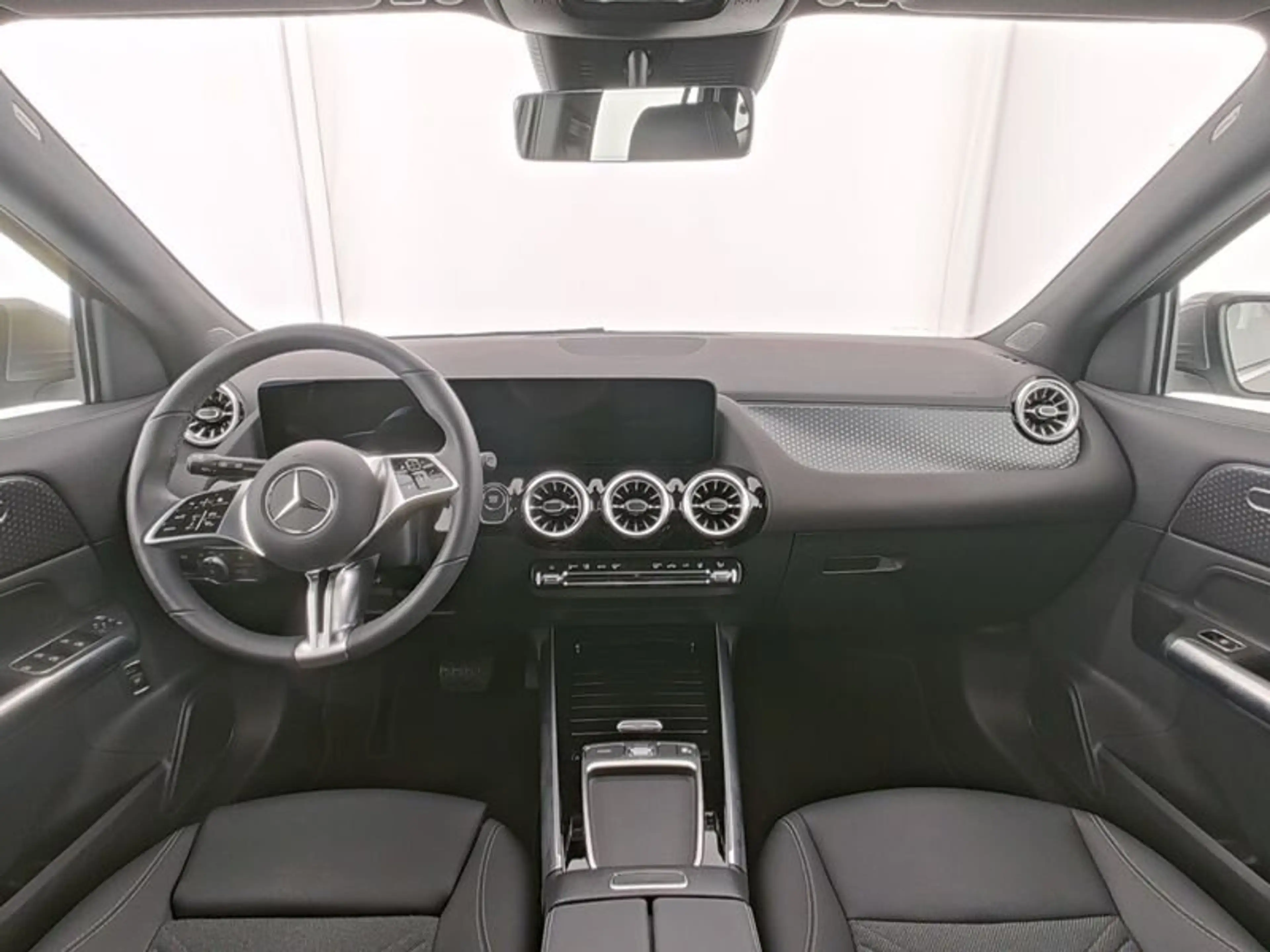 Mercedes-Benz EQA 300 EQA 300 4-M ADVANCED*AHK*SMARTPHONE INTEGRATION* — photo 8
