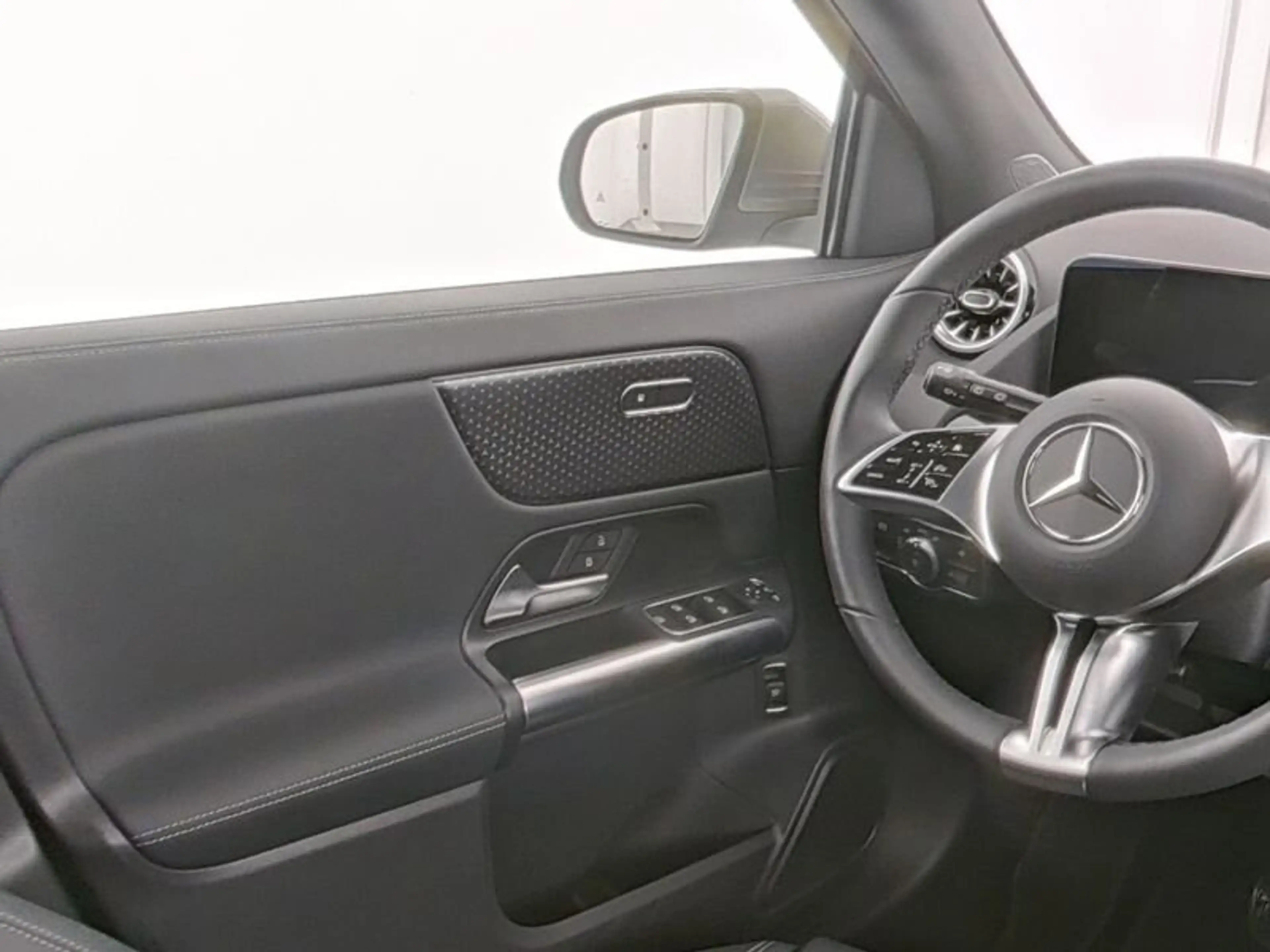 Mercedes-Benz EQA 300 EQA 300 4-M ADVANCED*AHK*SMARTPHONE INTEGRATION* — photo 10