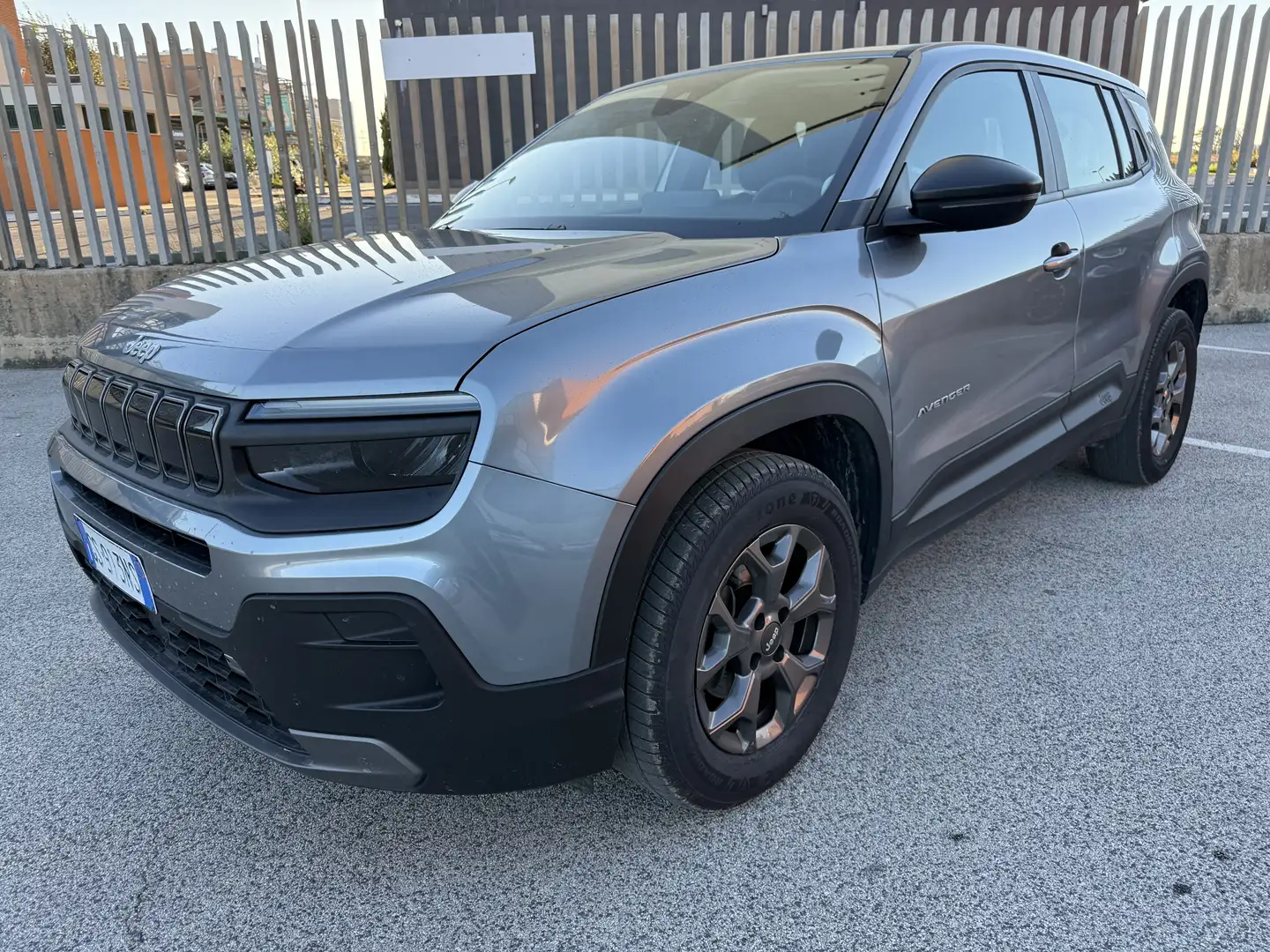 Jeep Avenger 1.2 turbo Longitude fwd 100cv Grigio - 1